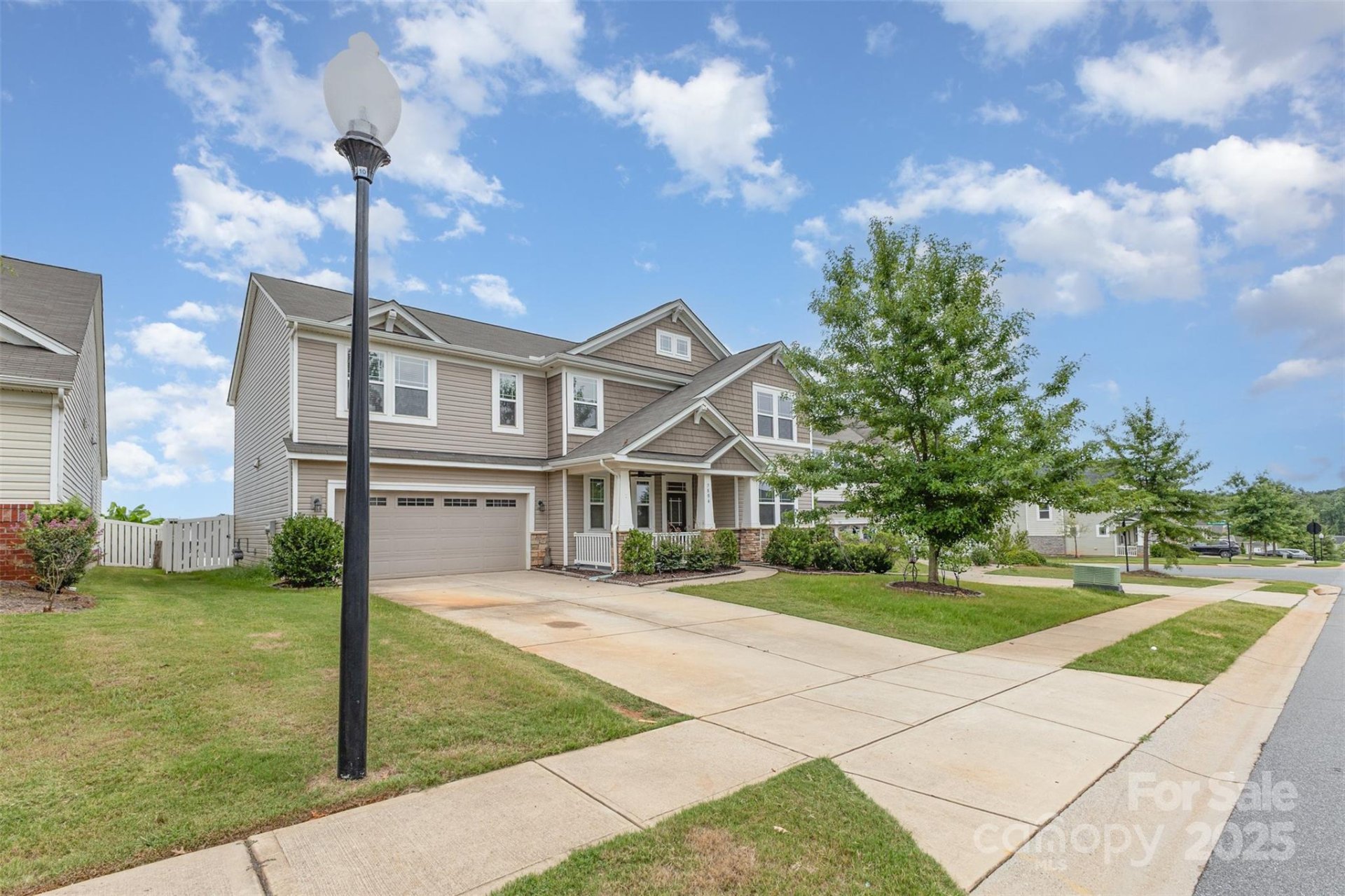 Property image 3 at 7806 Meridale Forest Drive, Charlotte, NC 28269