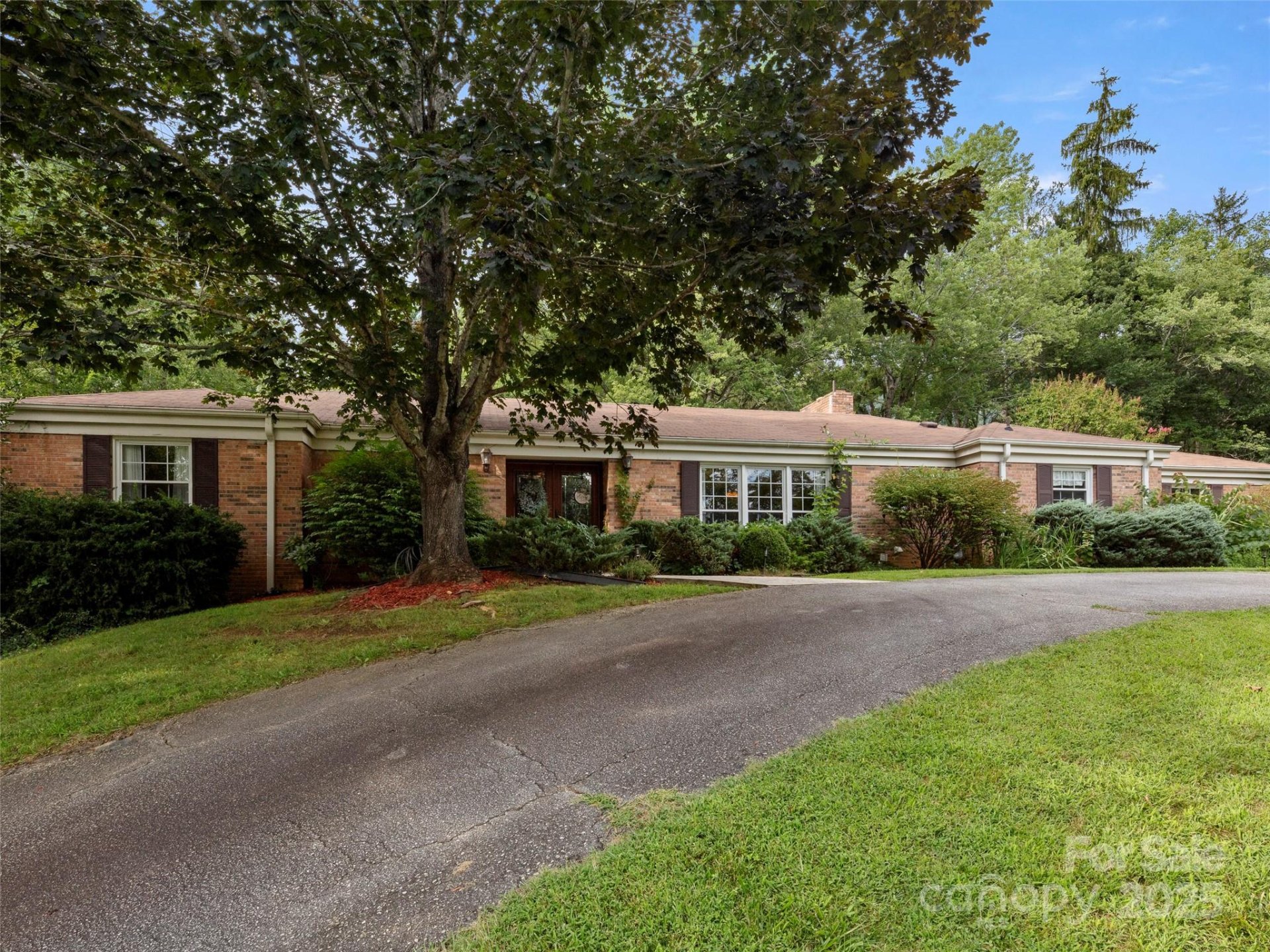 Property image 2 at 24 Ballantree Drive, Asheville, NC 28803