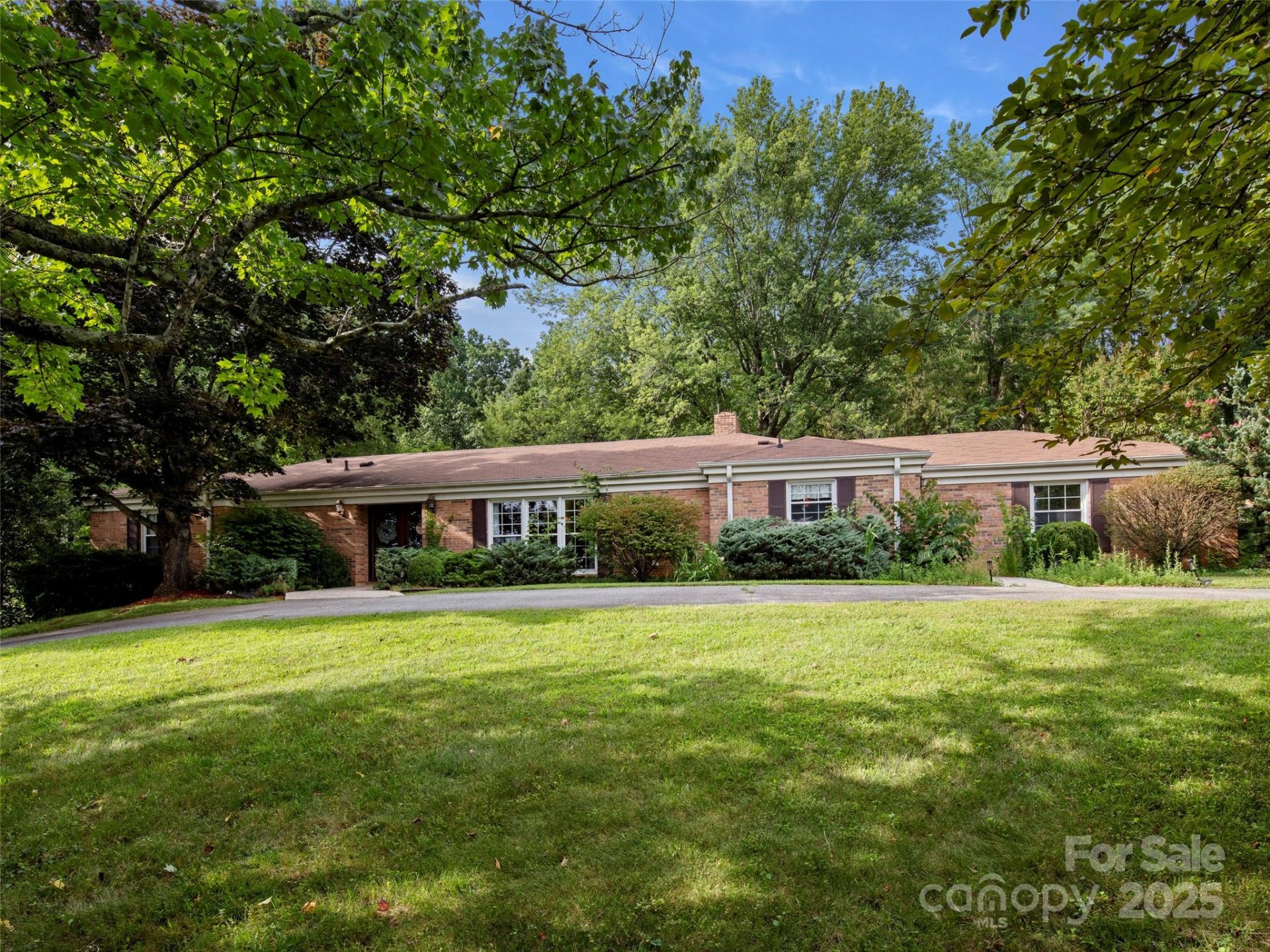 Property image 3 at 24 Ballantree Drive, Asheville, NC 28803