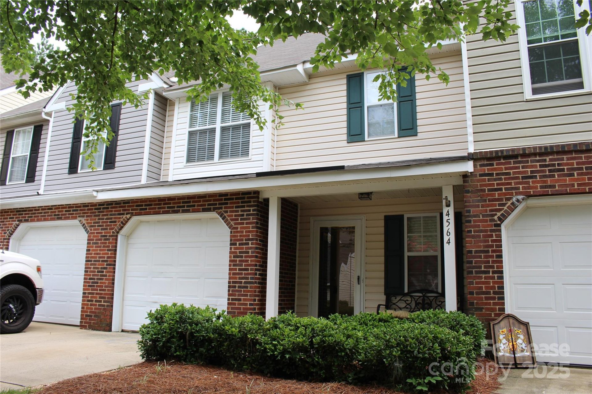 4564 Antelope Lane