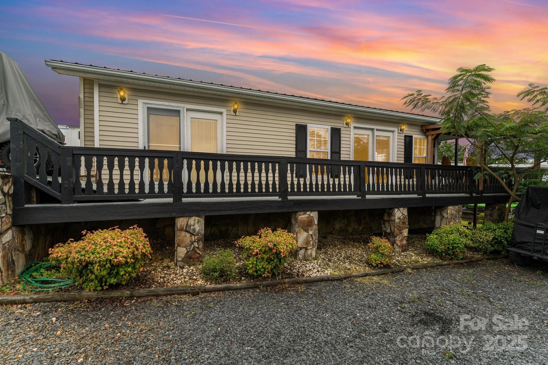 102 Scenic View Lane