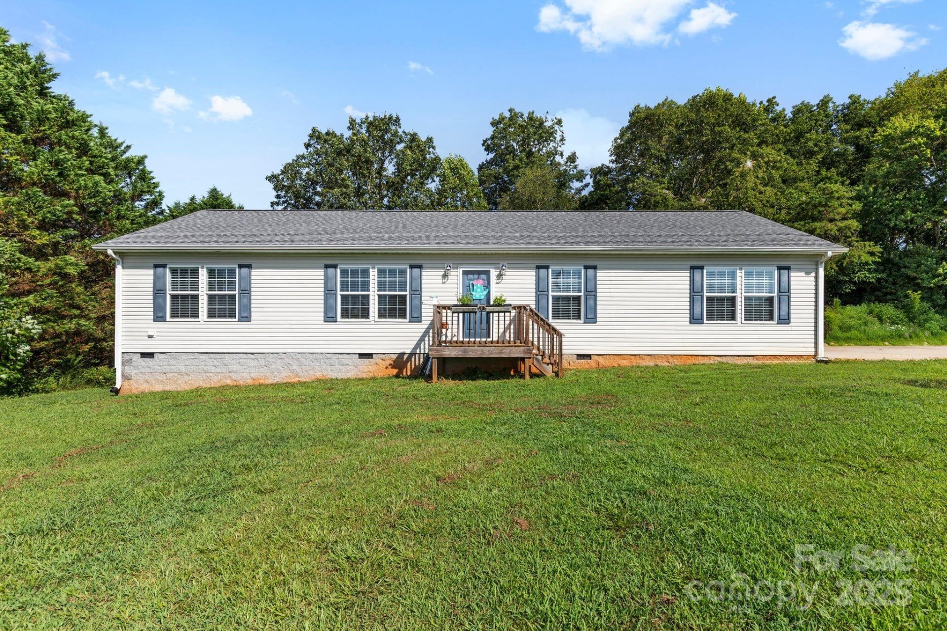 Old Mountain Village, Hiddenite Community