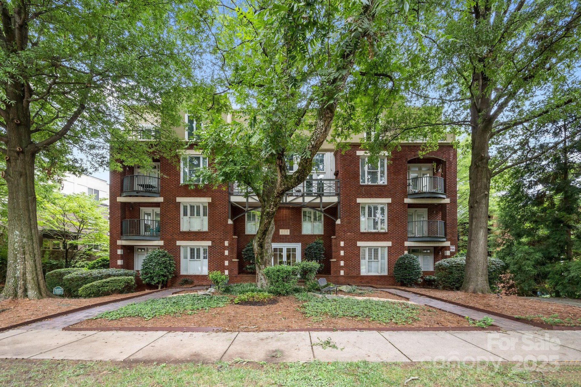 416 Queens Road