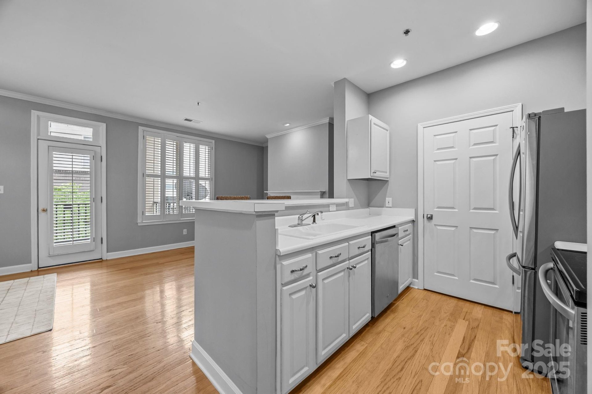 Property image 3 at 416 Queens Road, Charlotte, NC 28207