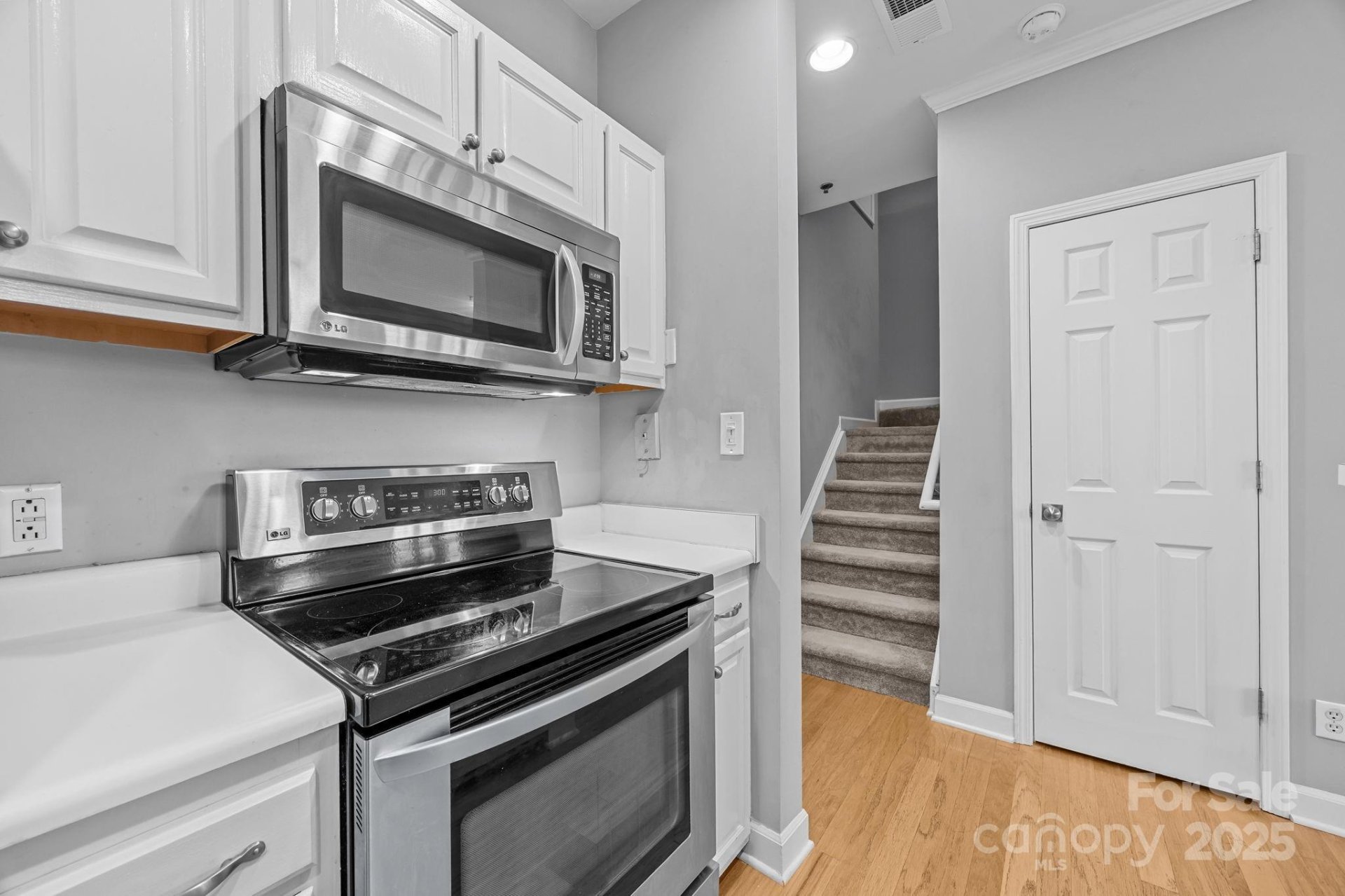 Property image 4 at 416 Queens Road, Charlotte, NC 28207