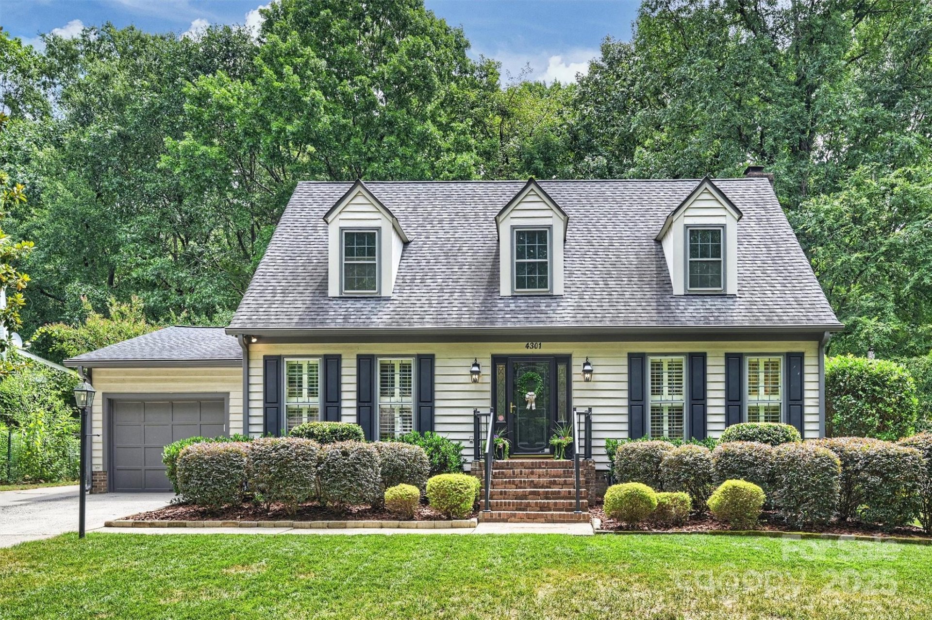 Property image 1 at 4301 Meadowridge Drive, Charlotte, NC 28226