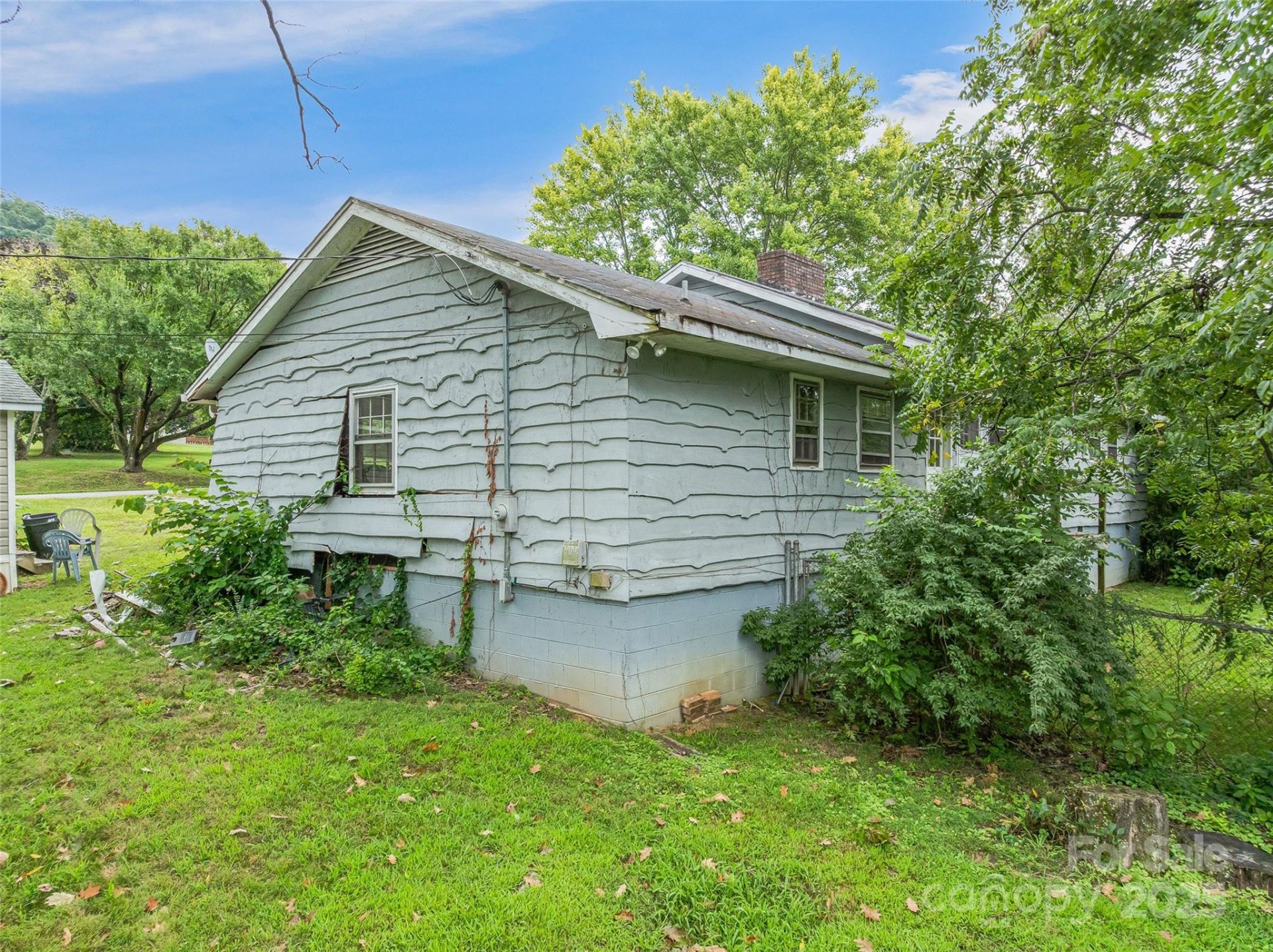 Property image 2 at 203 Barton Road, Asheville, NC 28804