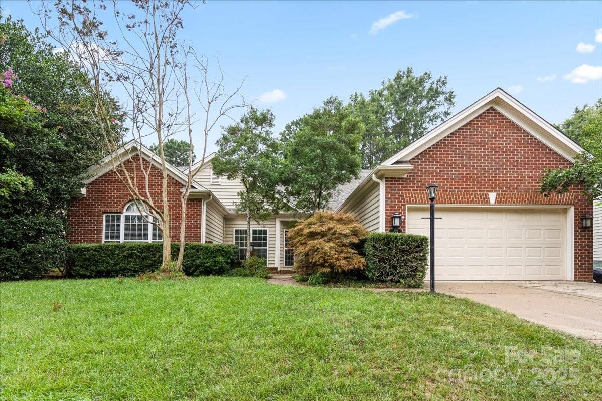 Property image 2 at 722 Meadow Lake Drive, Matthews, NC 28105