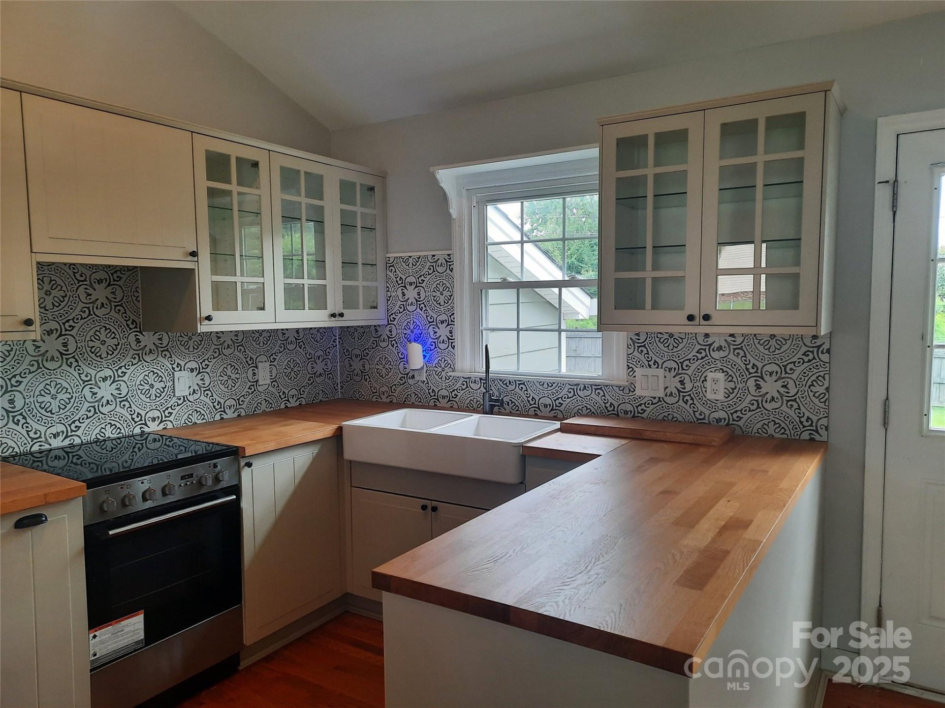 Property image 5 at 10920 Whittersham Drive, Charlotte, NC 28262