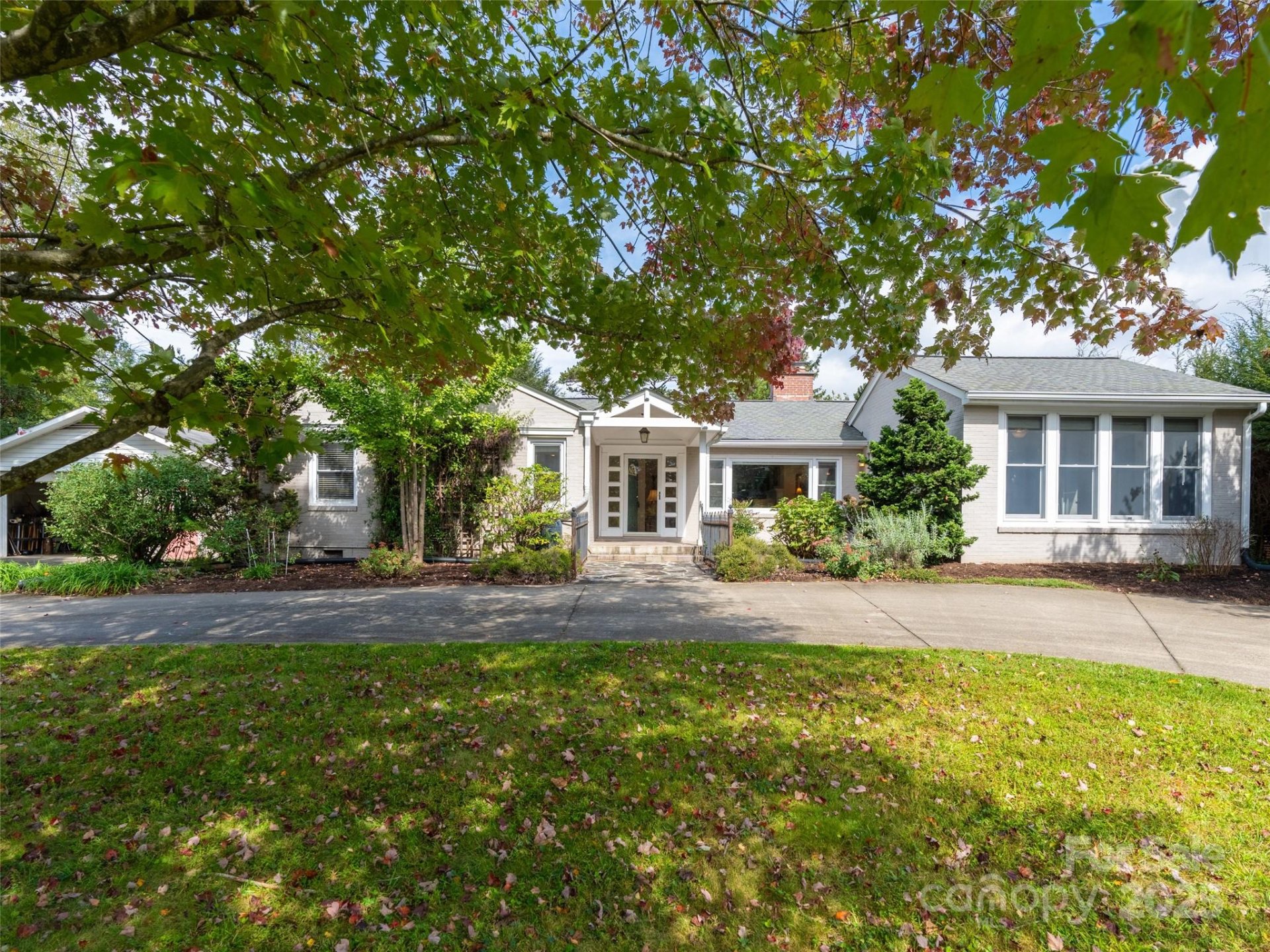 445 Lakeshore Drive