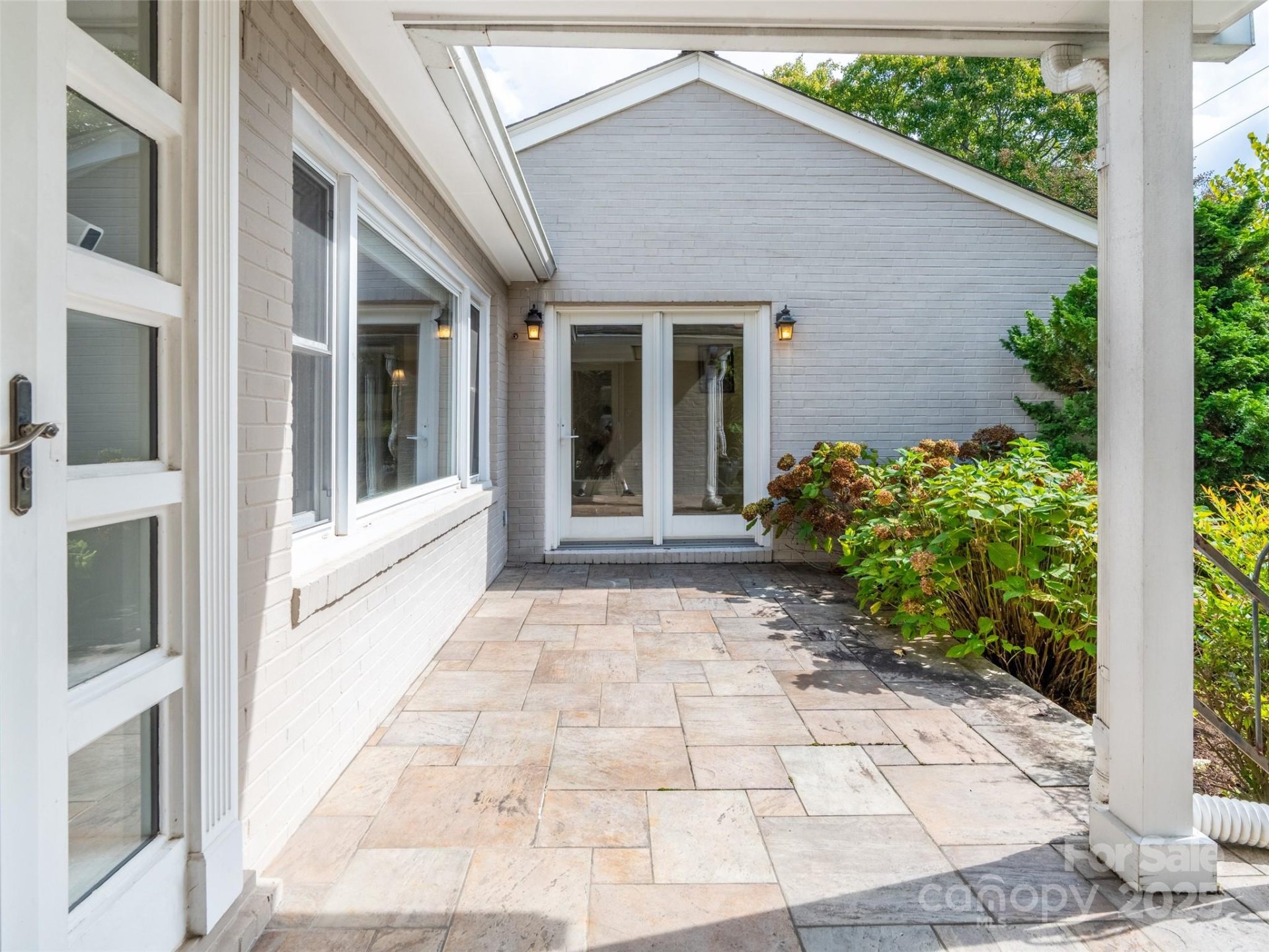 Property image 4 at 445 Lakeshore Drive, Asheville, NC 28804