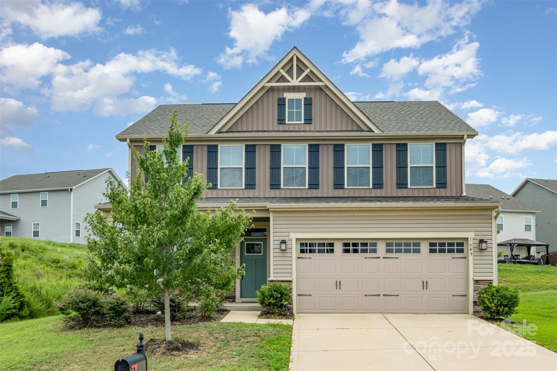 1649 Scarbrough Circle