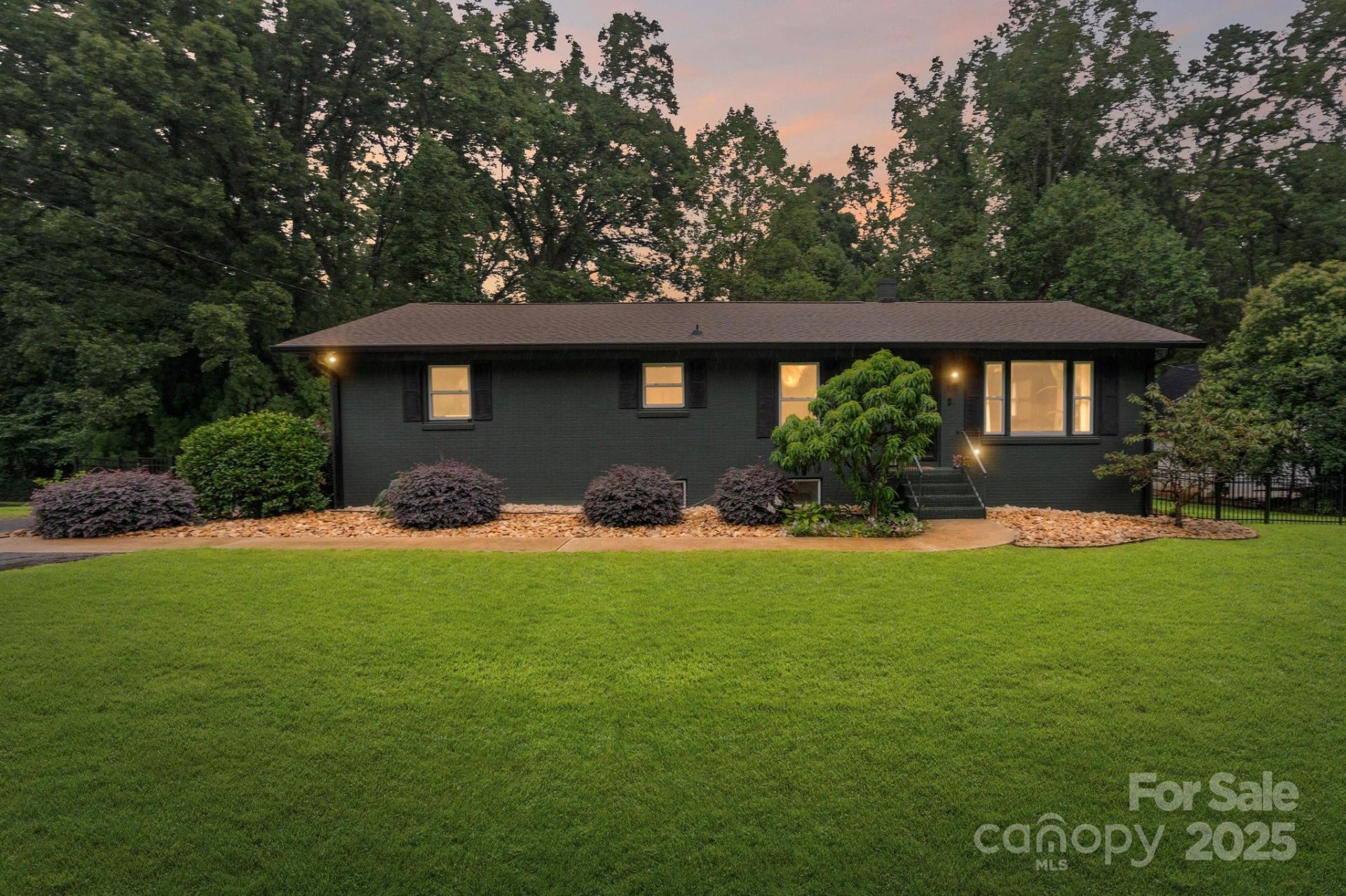 Property image 2 at 119 Meadowbrook Lane, Davidson, NC 28036