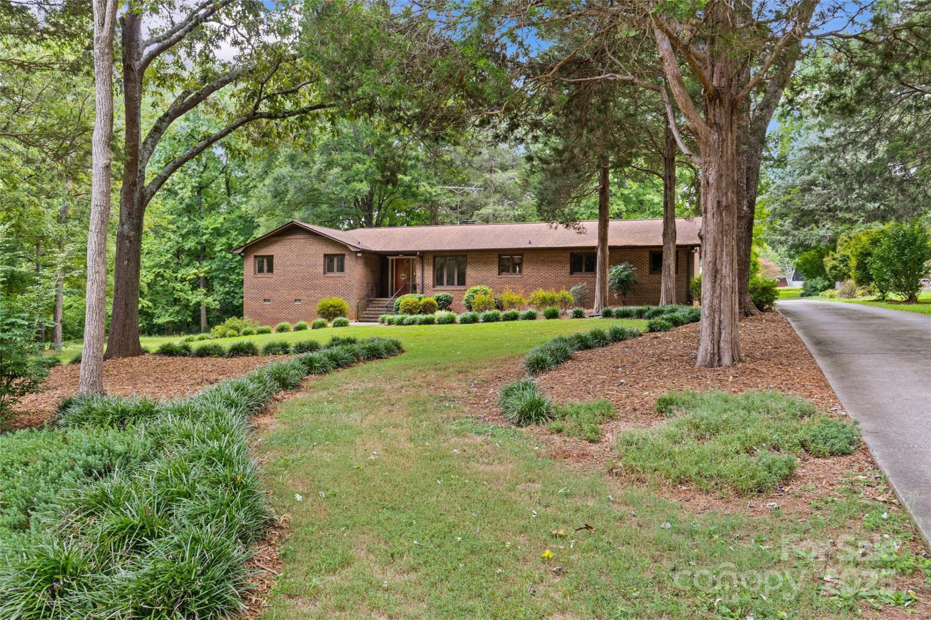 Property image 2 at 8425 Denbur Drive, Charlotte, NC 28215
