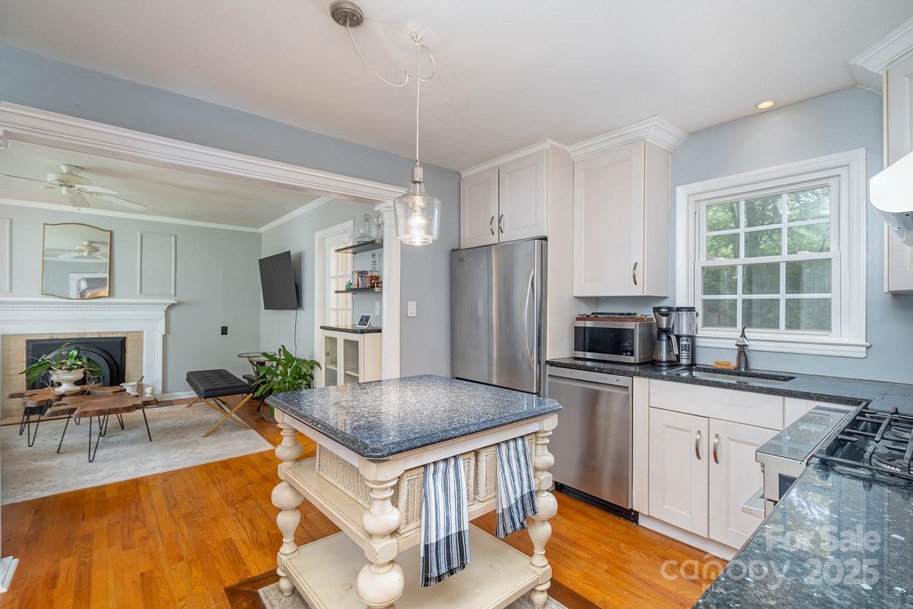 Property image 5 at 1240 Worcaster Place, Charlotte, NC 28211