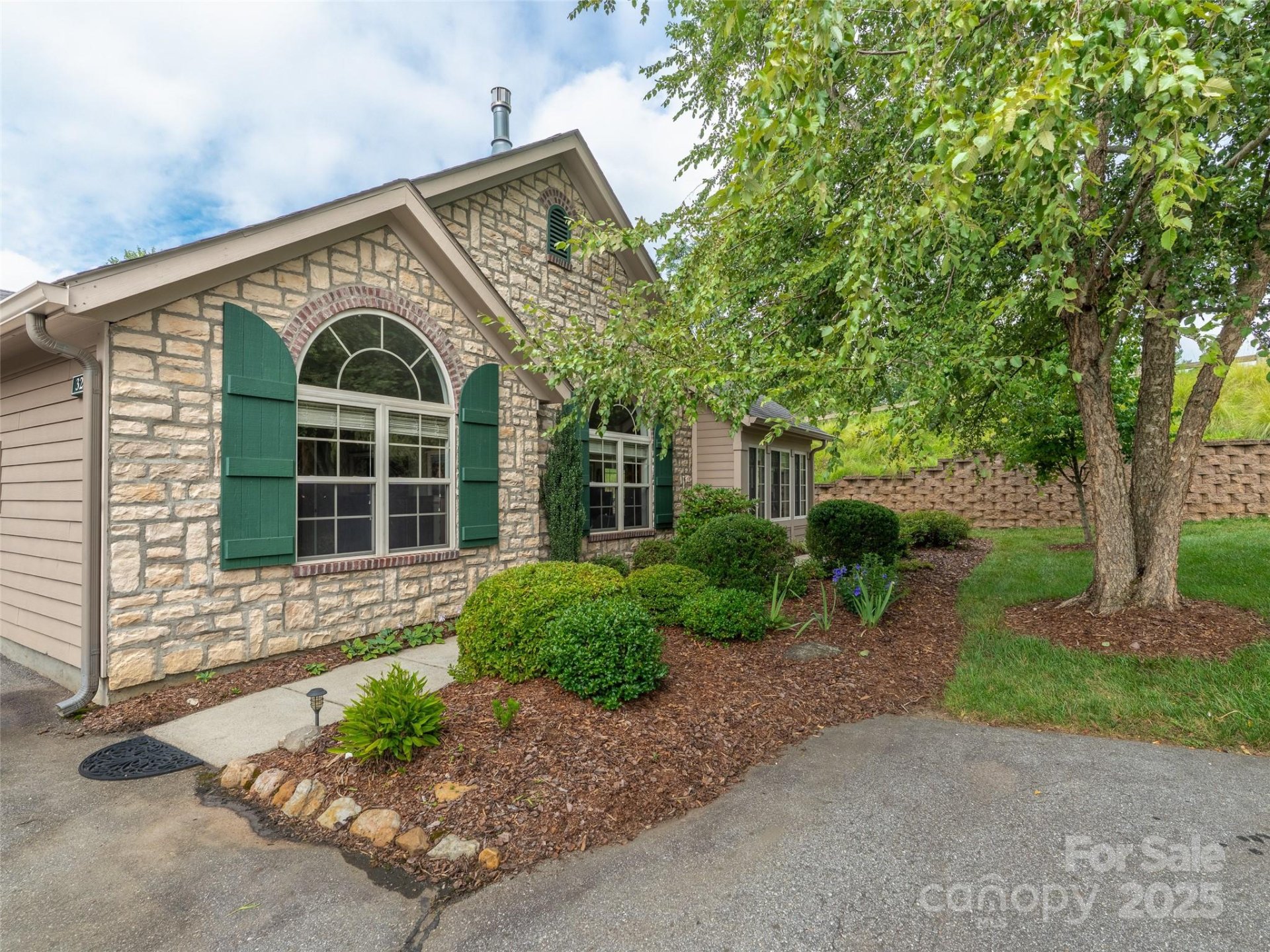Property image 3 at 32 Mountain Meadow Circle, Weaverville, NC 28787