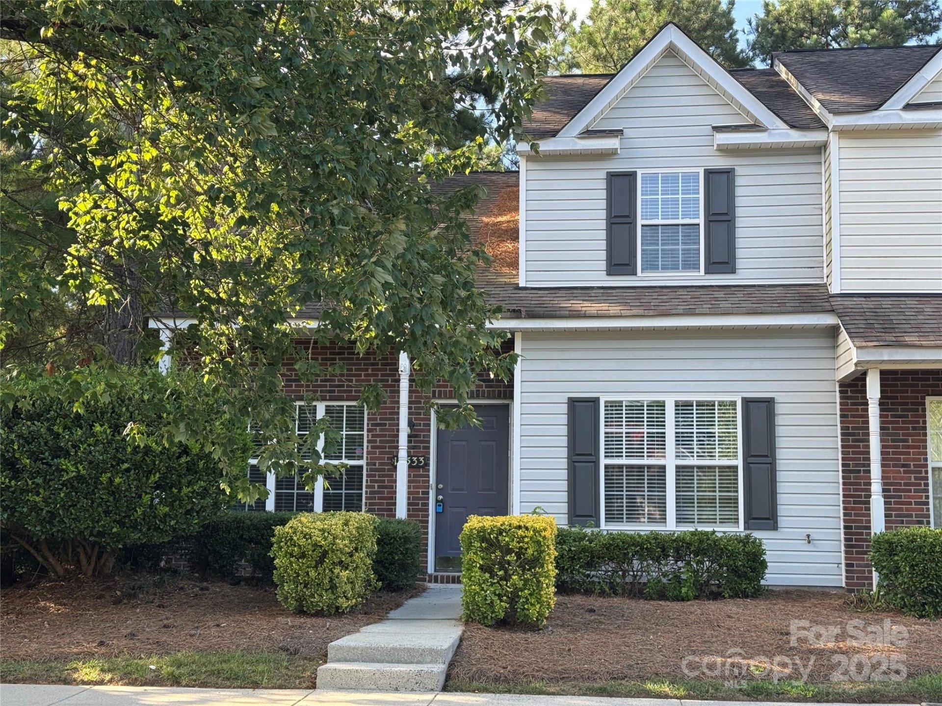 Maplecrest, Charlotte Community