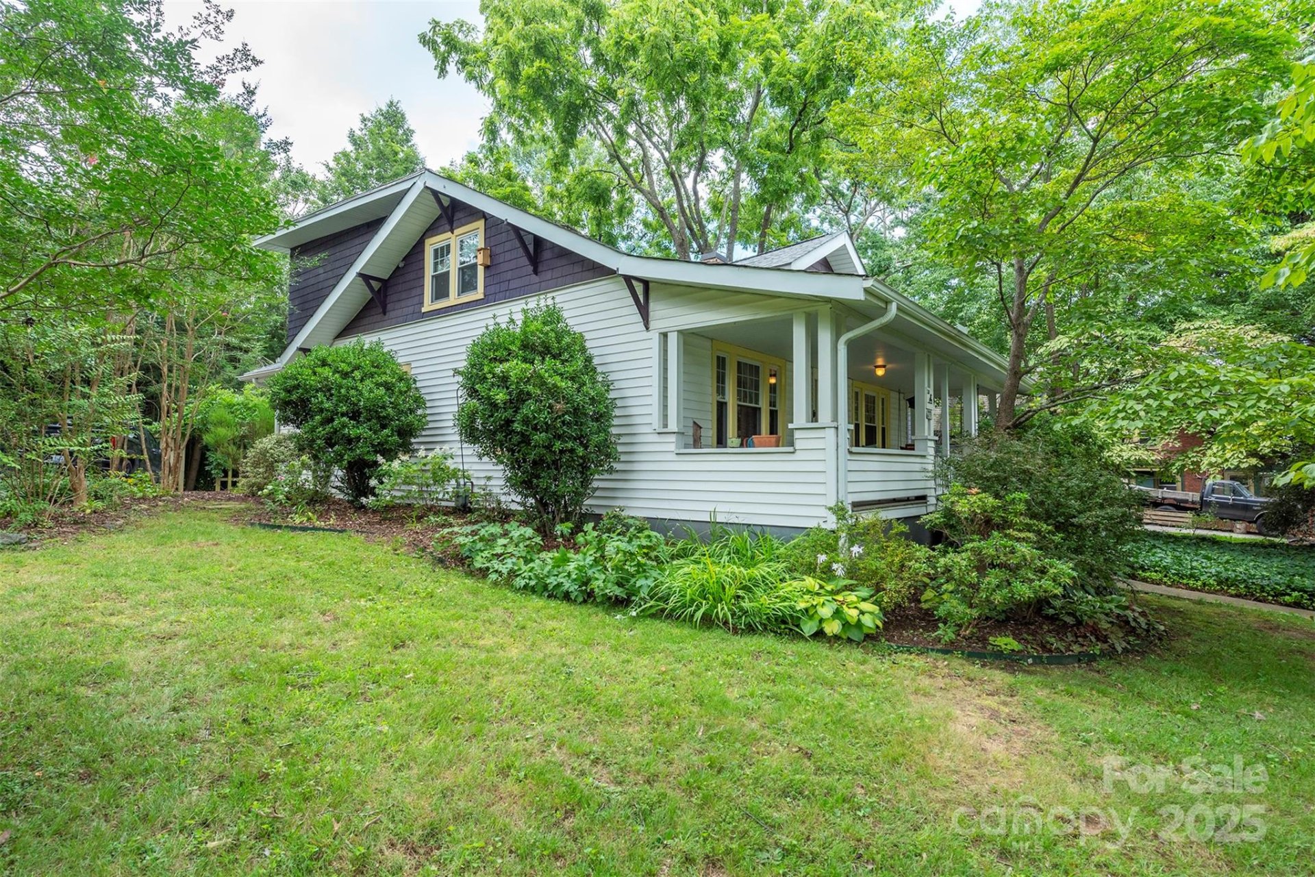Villa Heights, Asheville Community