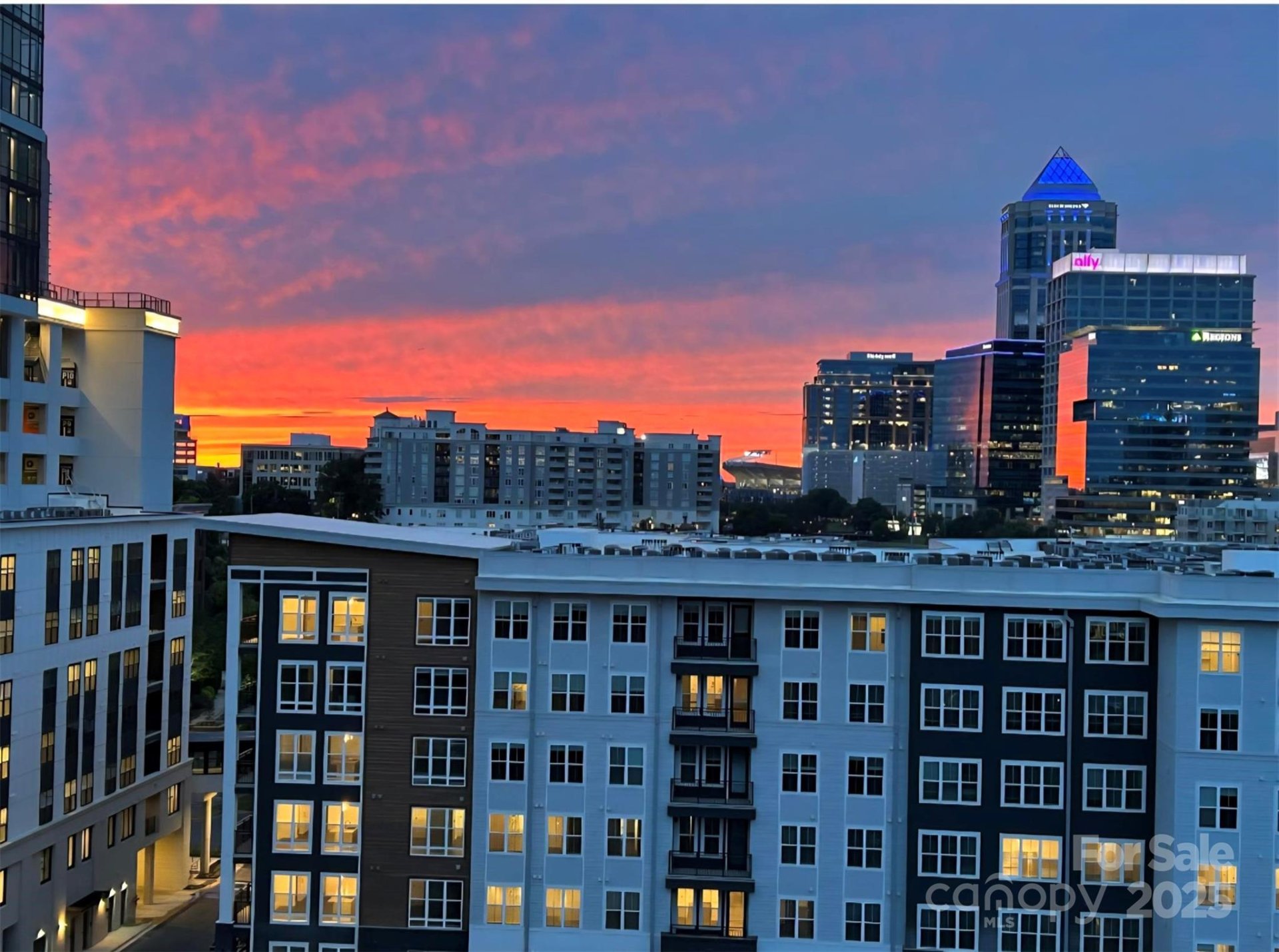 Property image 3 at 701 Royal Court, Charlotte, NC 28202