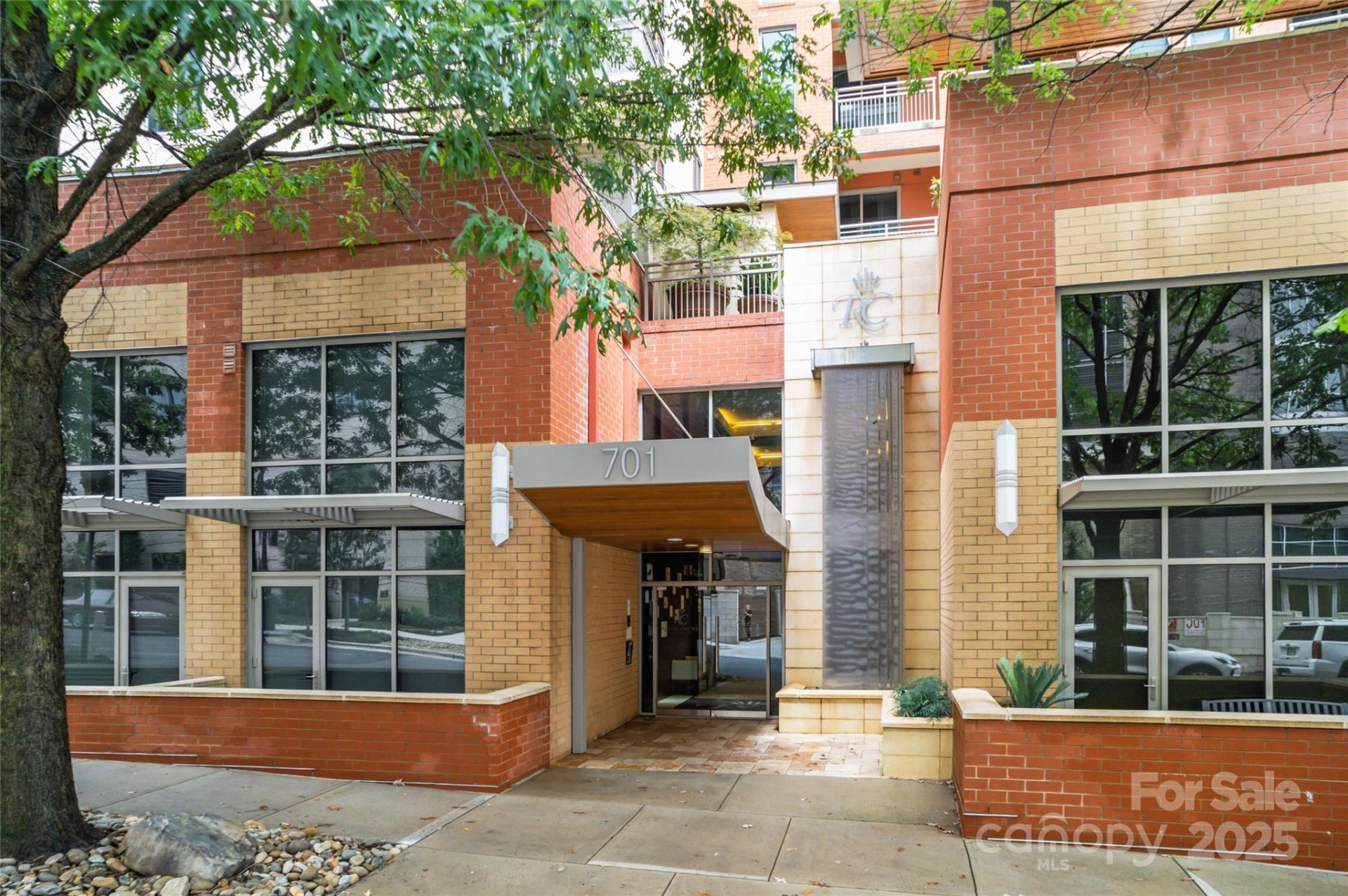 Property image 4 at 701 Royal Court, Charlotte, NC 28202