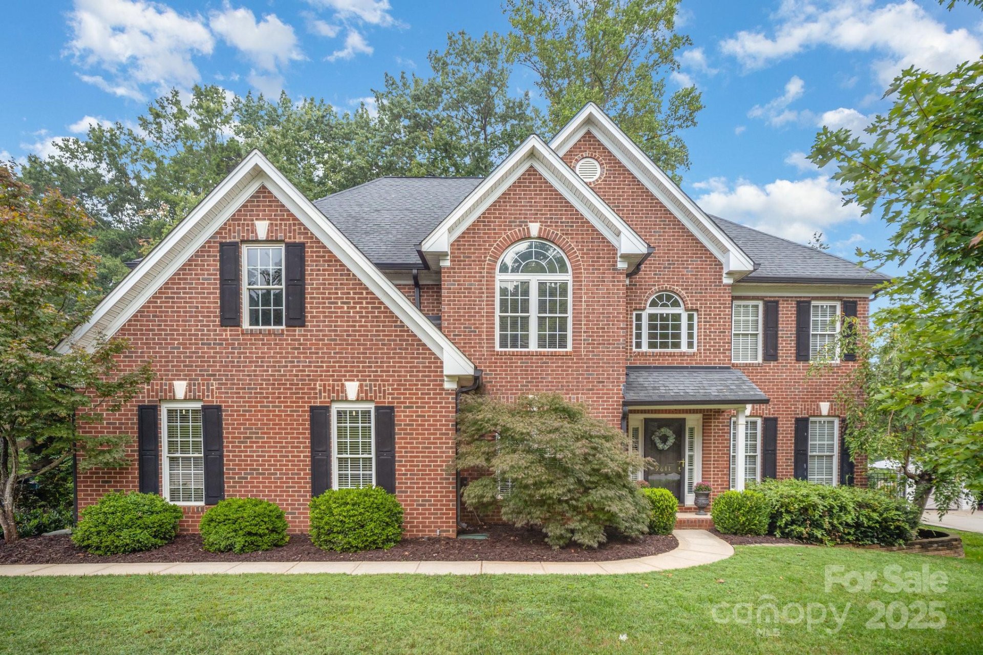 Birkdale, Huntersville Community
