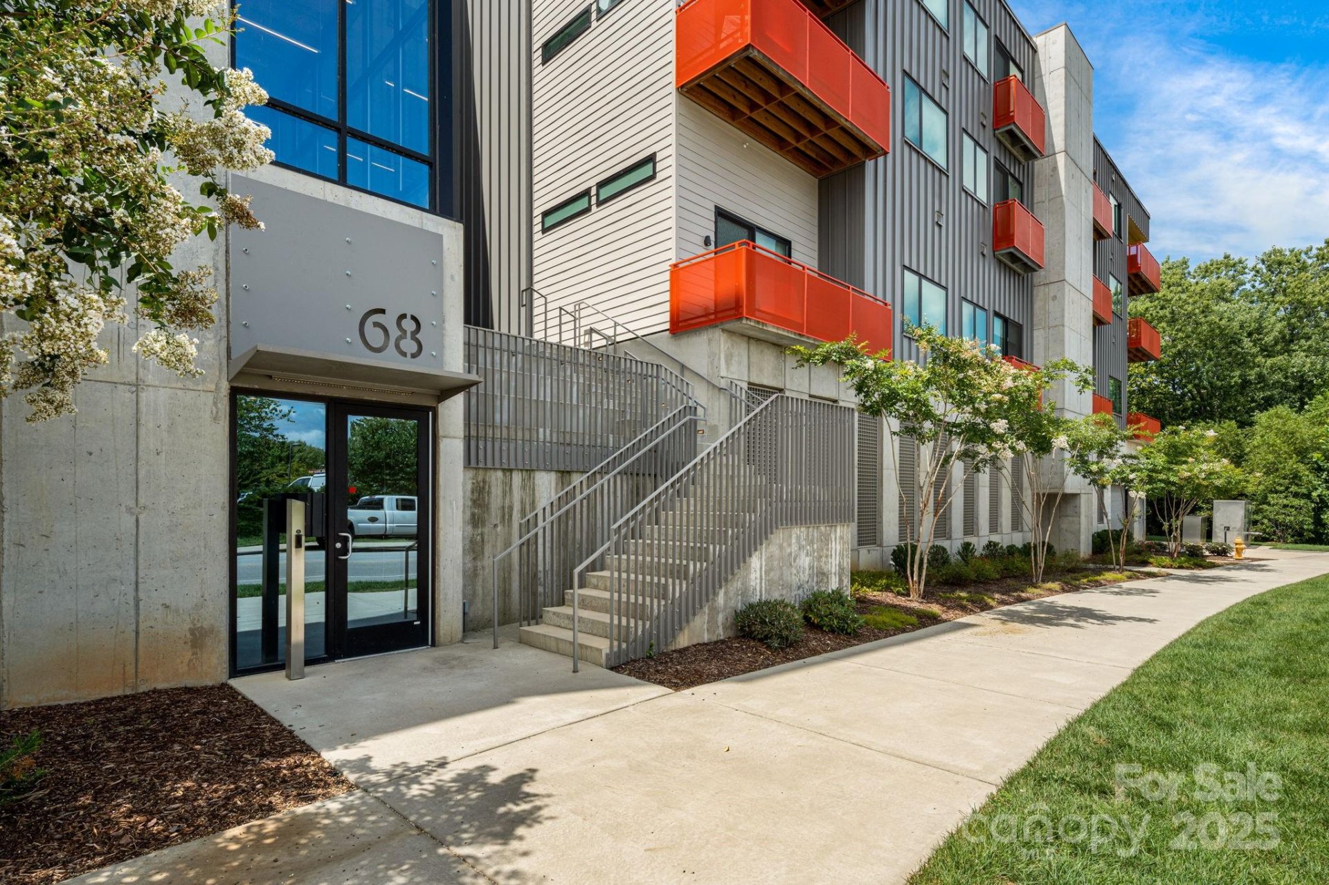 Property image 2 at 68 Craven Street, Asheville, NC 28806