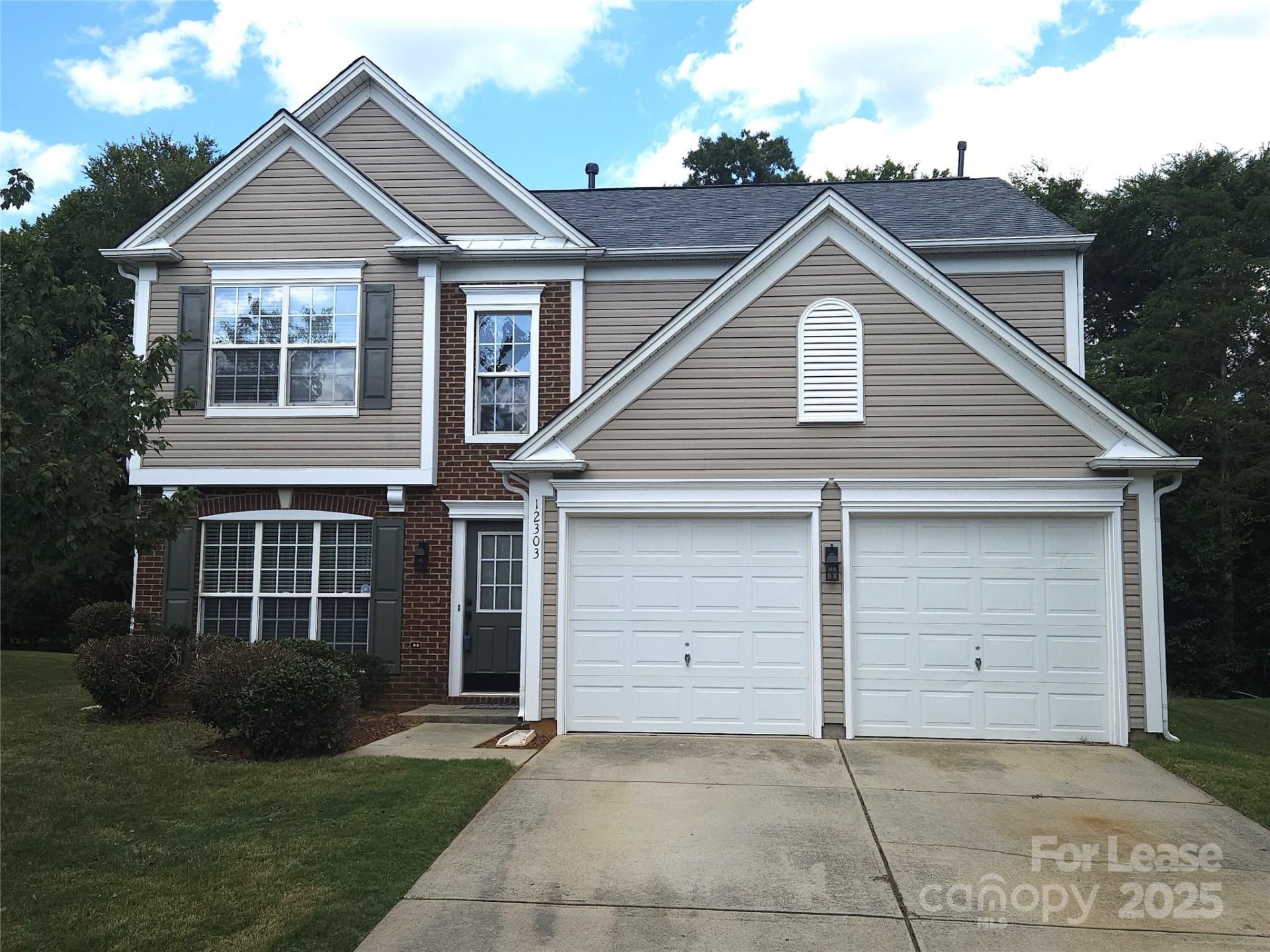 Oak Ridge, Charlotte Community