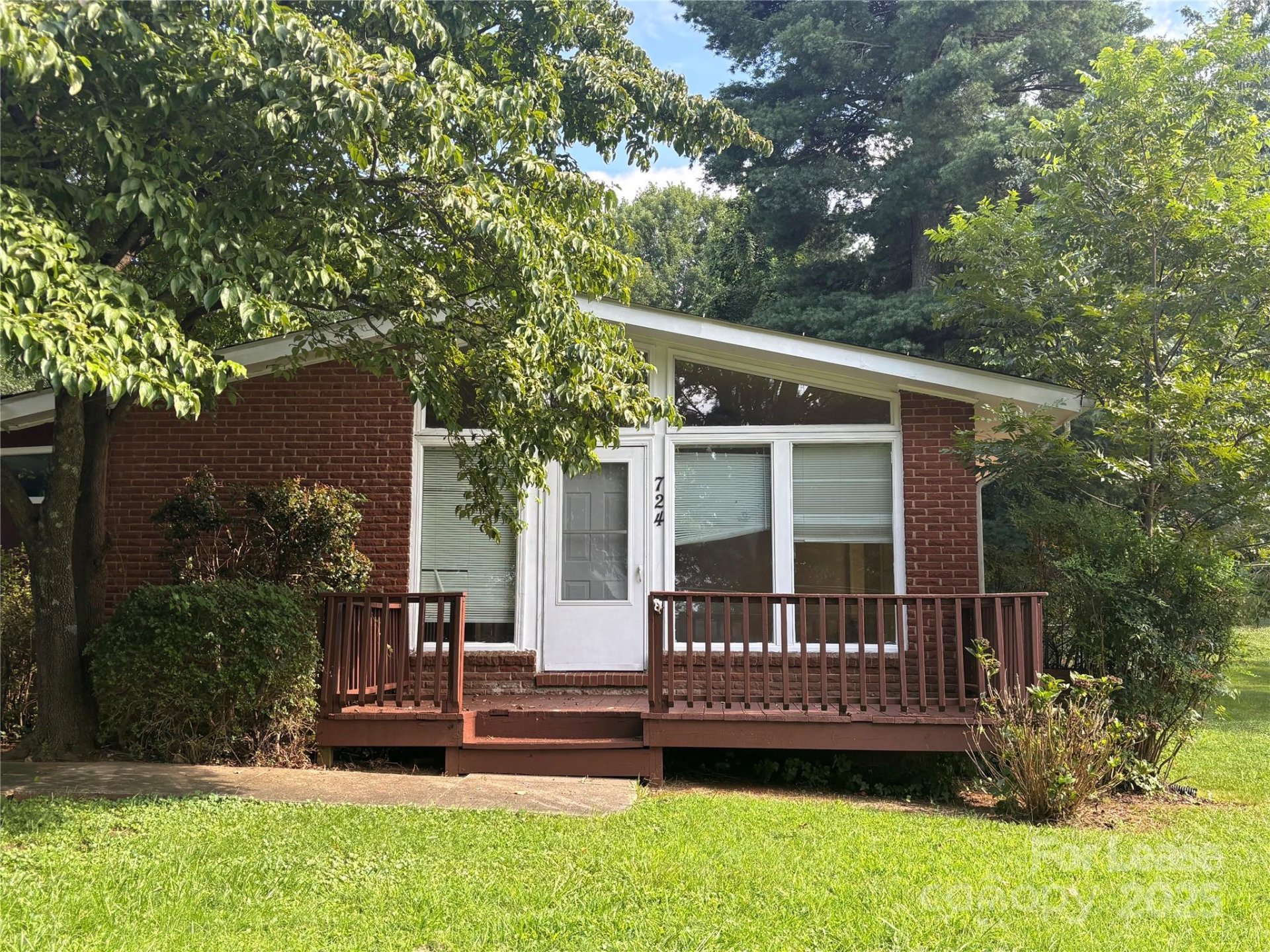 Property image 2 at 724 Oakdale Drive, Statesville, NC 28677