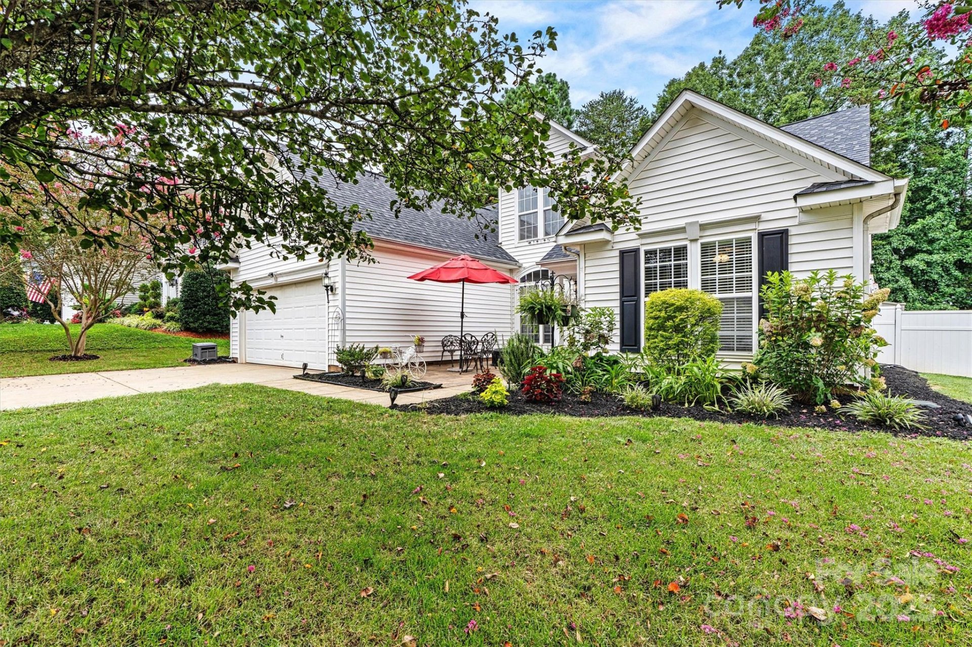 Property image 3 at 6859 Lakecrest Court, Denver, NC 28037