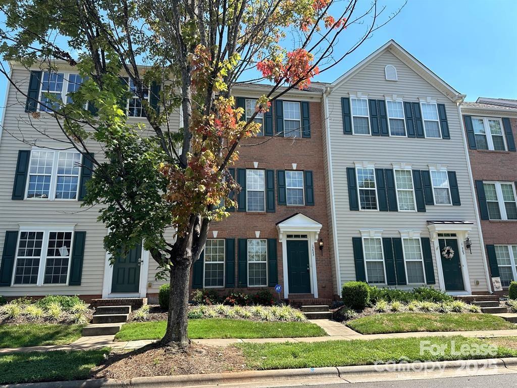 15683 King Louis Court