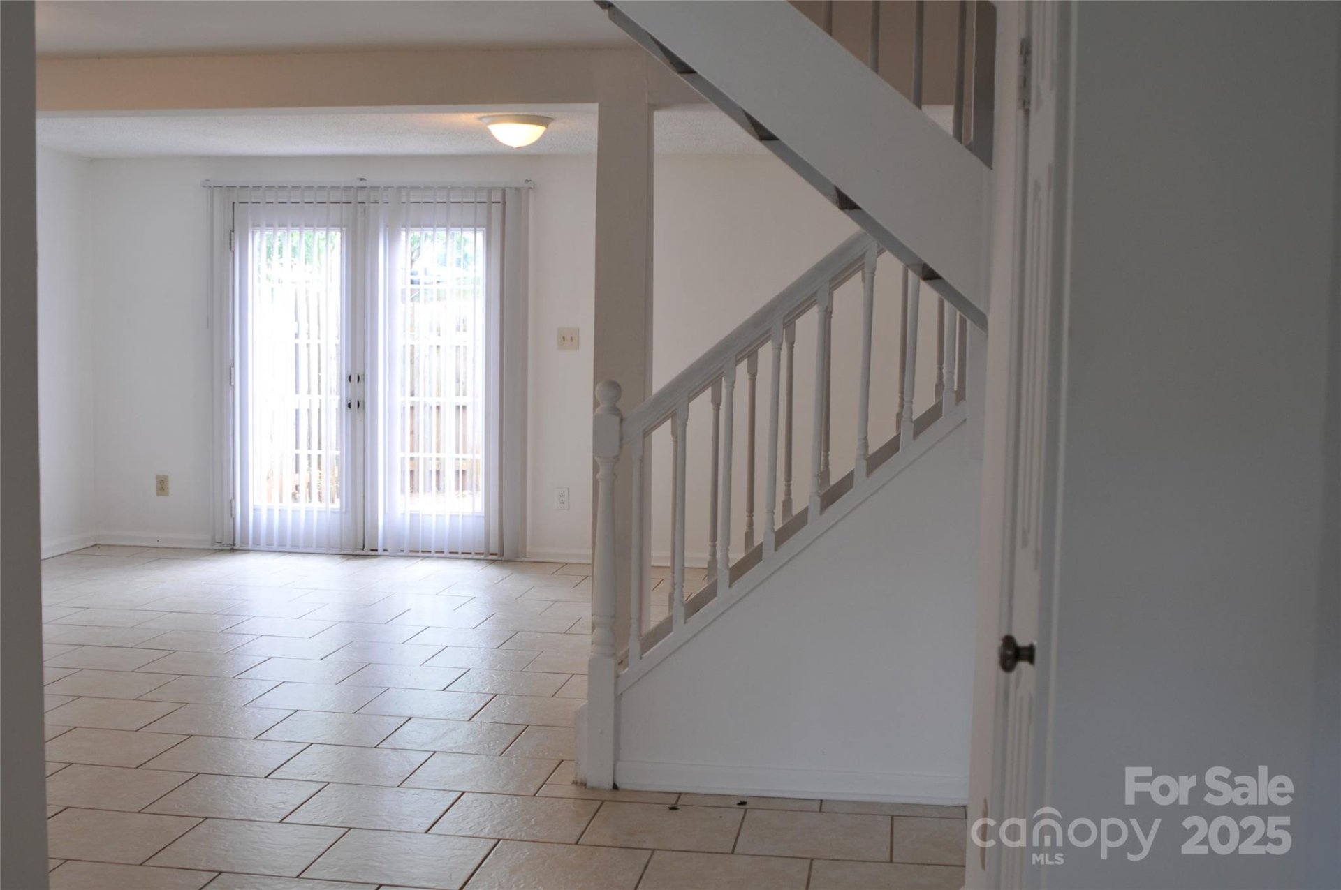 Colville I, Charlotte community