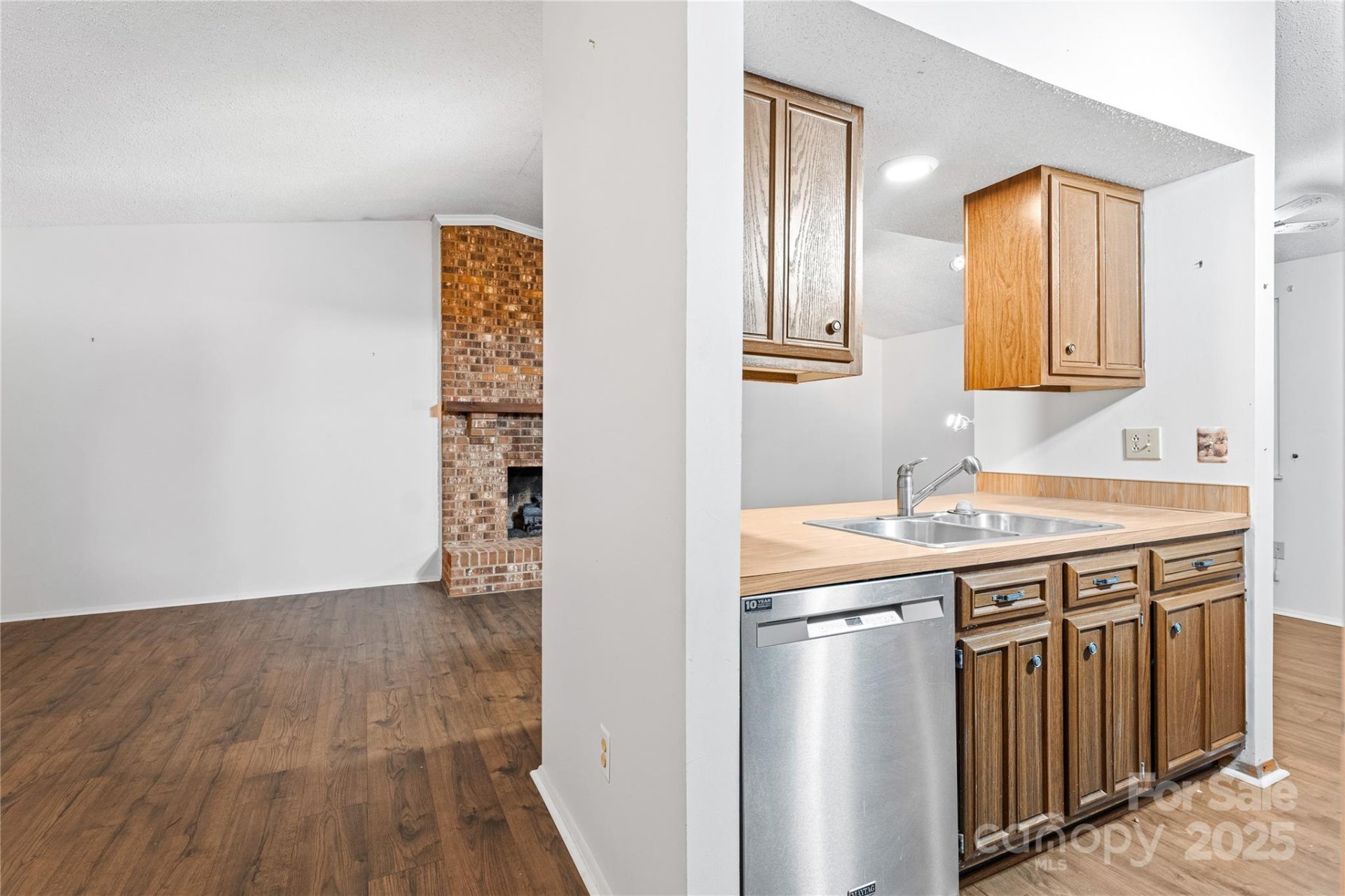 Property image 4 at 7916 Holly Hill Road, Charlotte, NC 28227