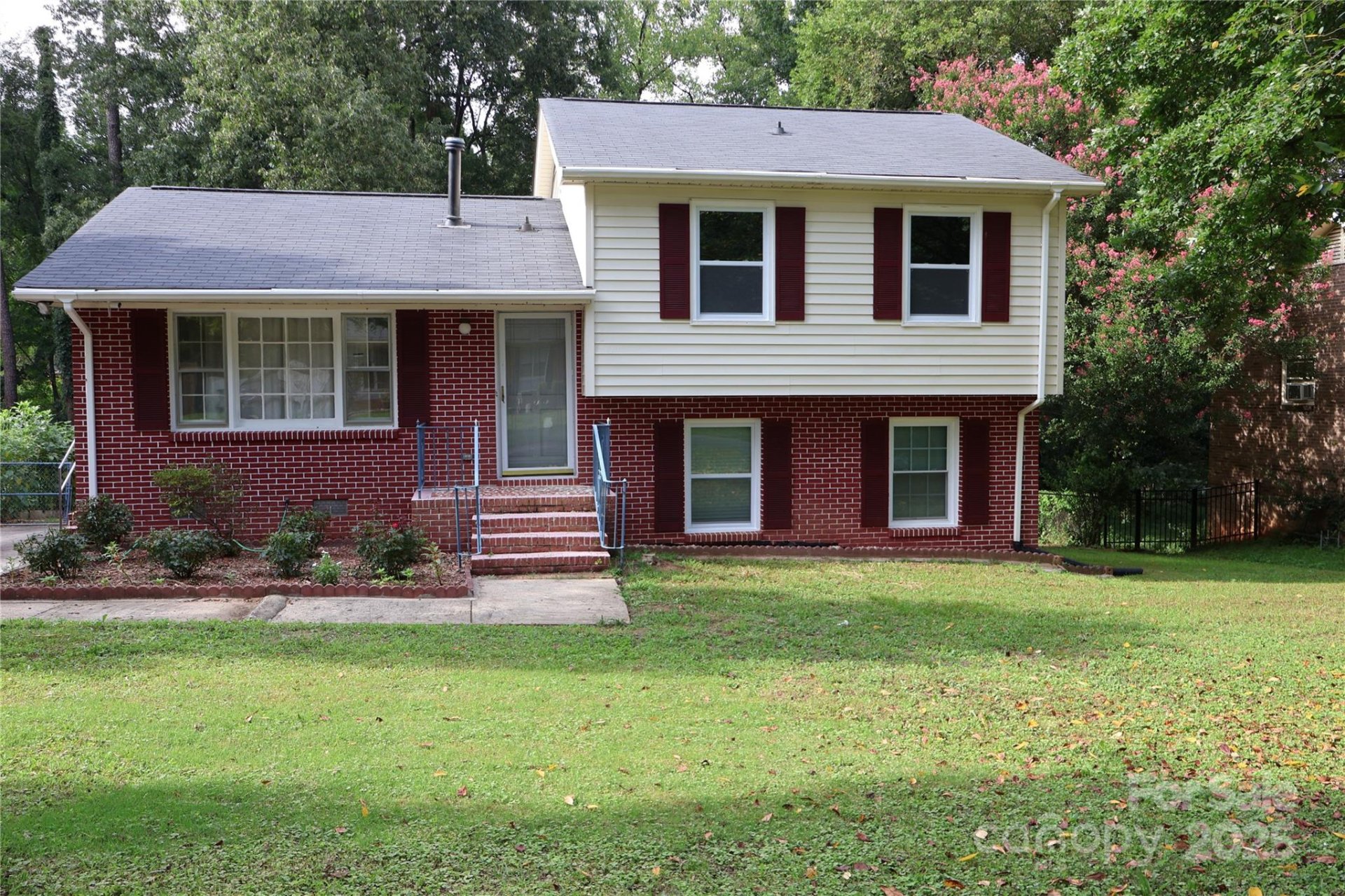 Property image 2 at 6727 Cedar Springs Road, Charlotte, NC 28212