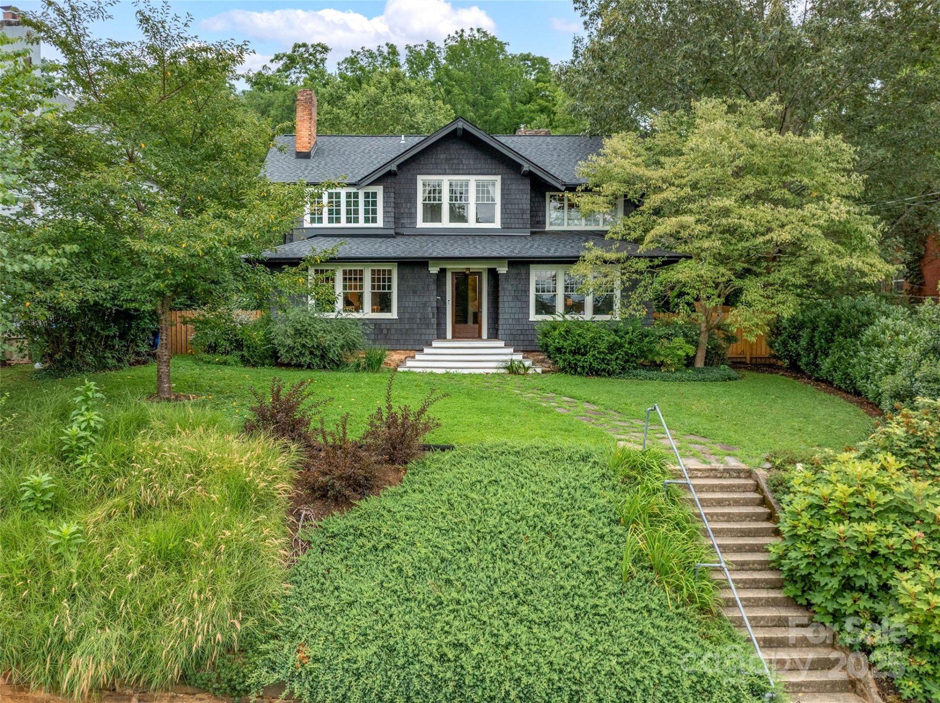 Chestnut Hill, Asheville Community