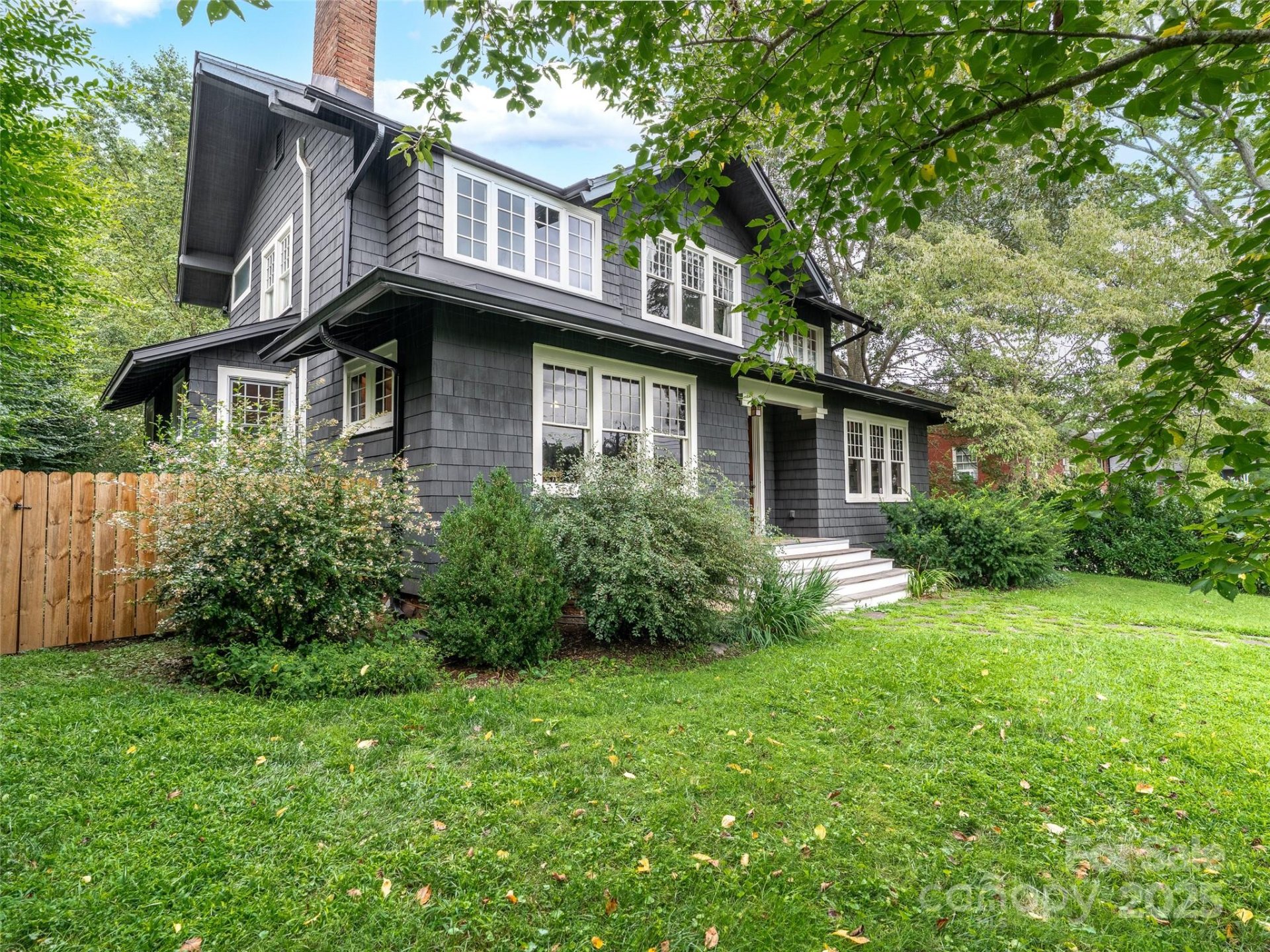 Property image 3 at 125 Furman Avenue, Asheville, NC 28801
