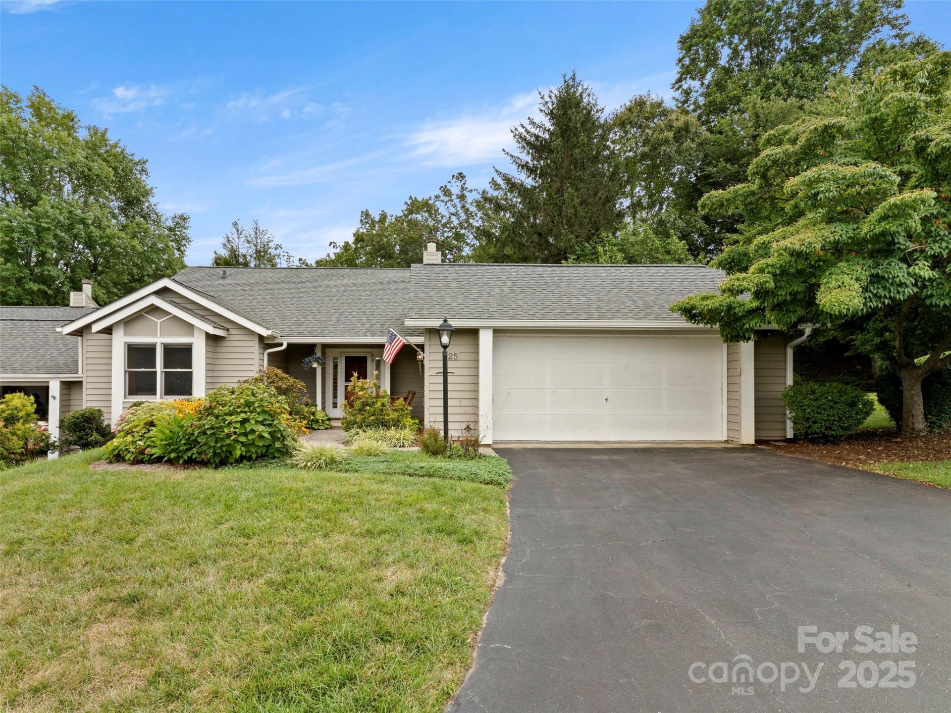 Property image 2 at 25 Cedarcliff Circle, Asheville, NC 28803