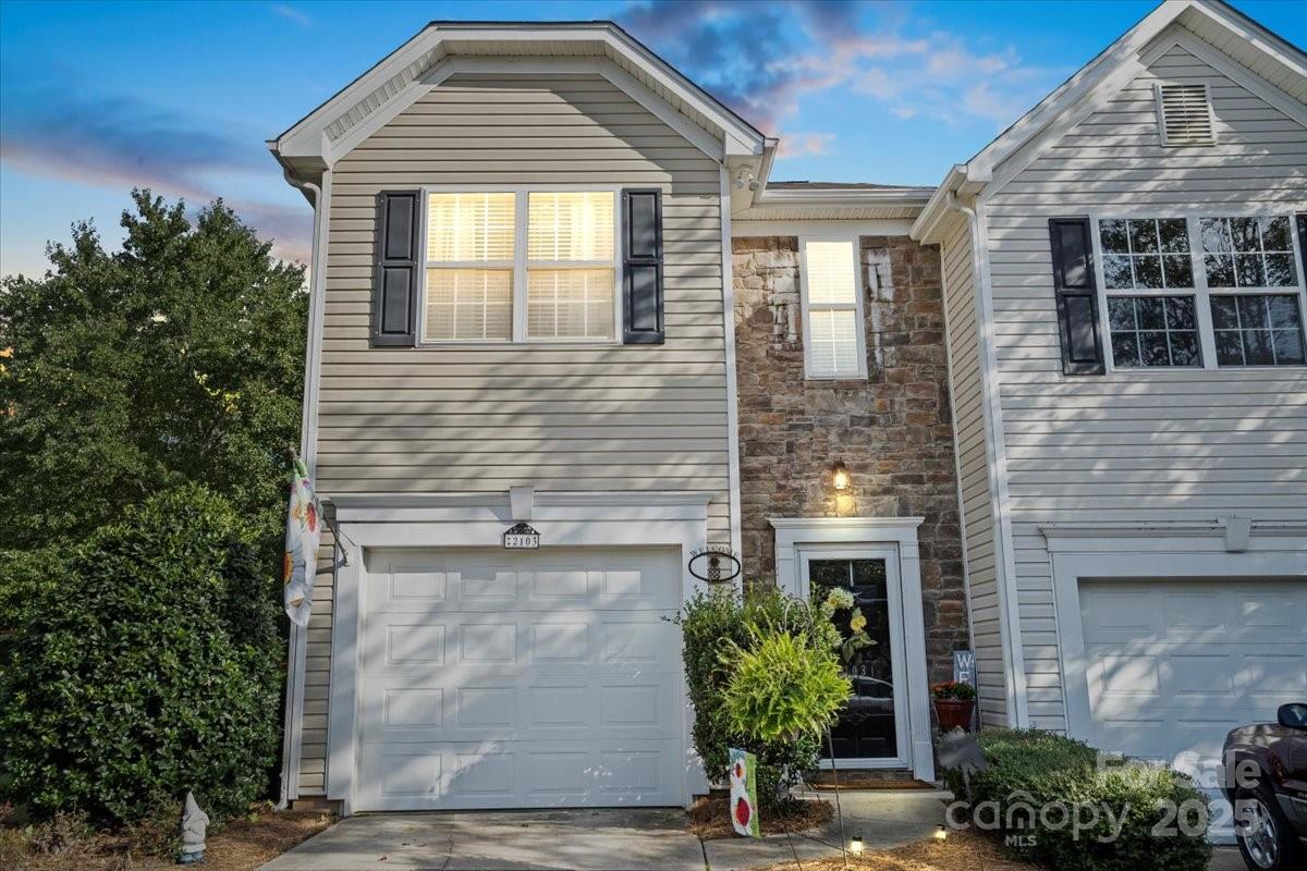 Property image 2 at 2103 Midnight Blue Lane, Fort Mill, SC 29708