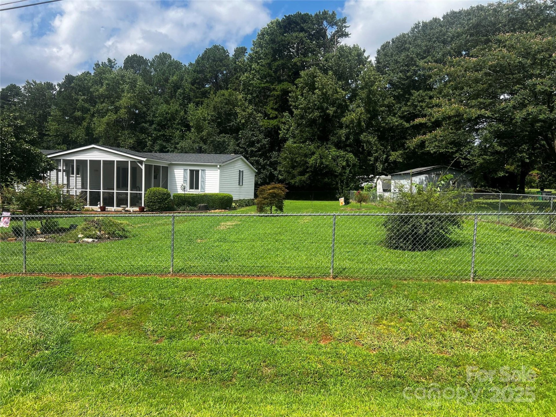 Property image 2 at 11725 Forestwinds Lane, Charlotte, NC 28216