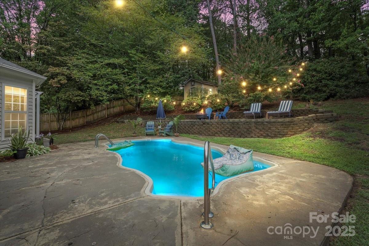 Glynwater, Mooresville Community