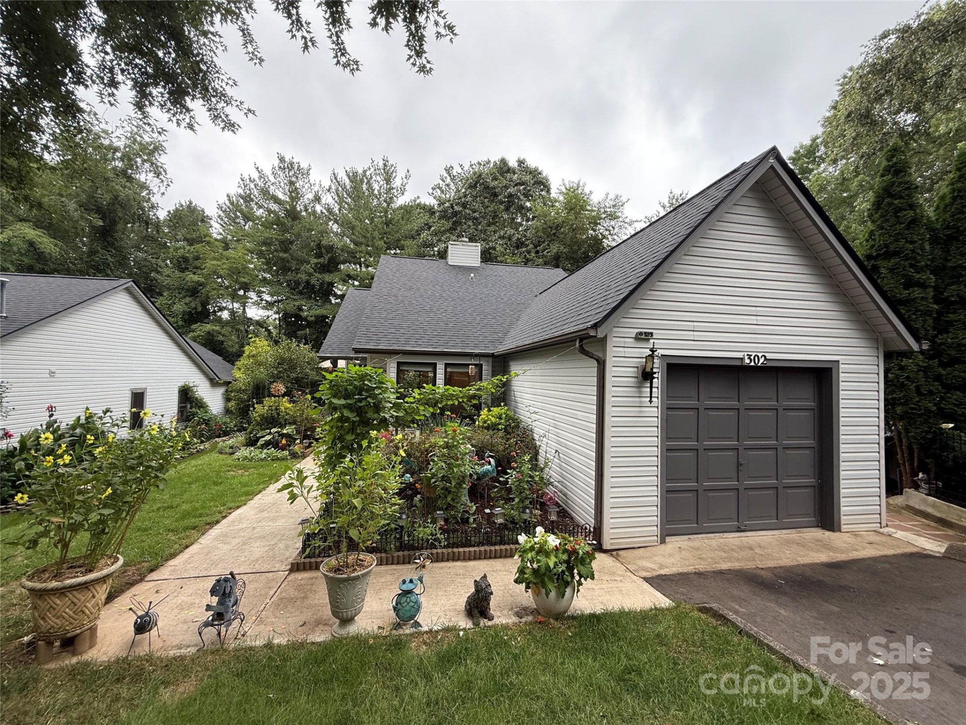 Property image 2 at 302 Oak Place, Asheville, NC 28803