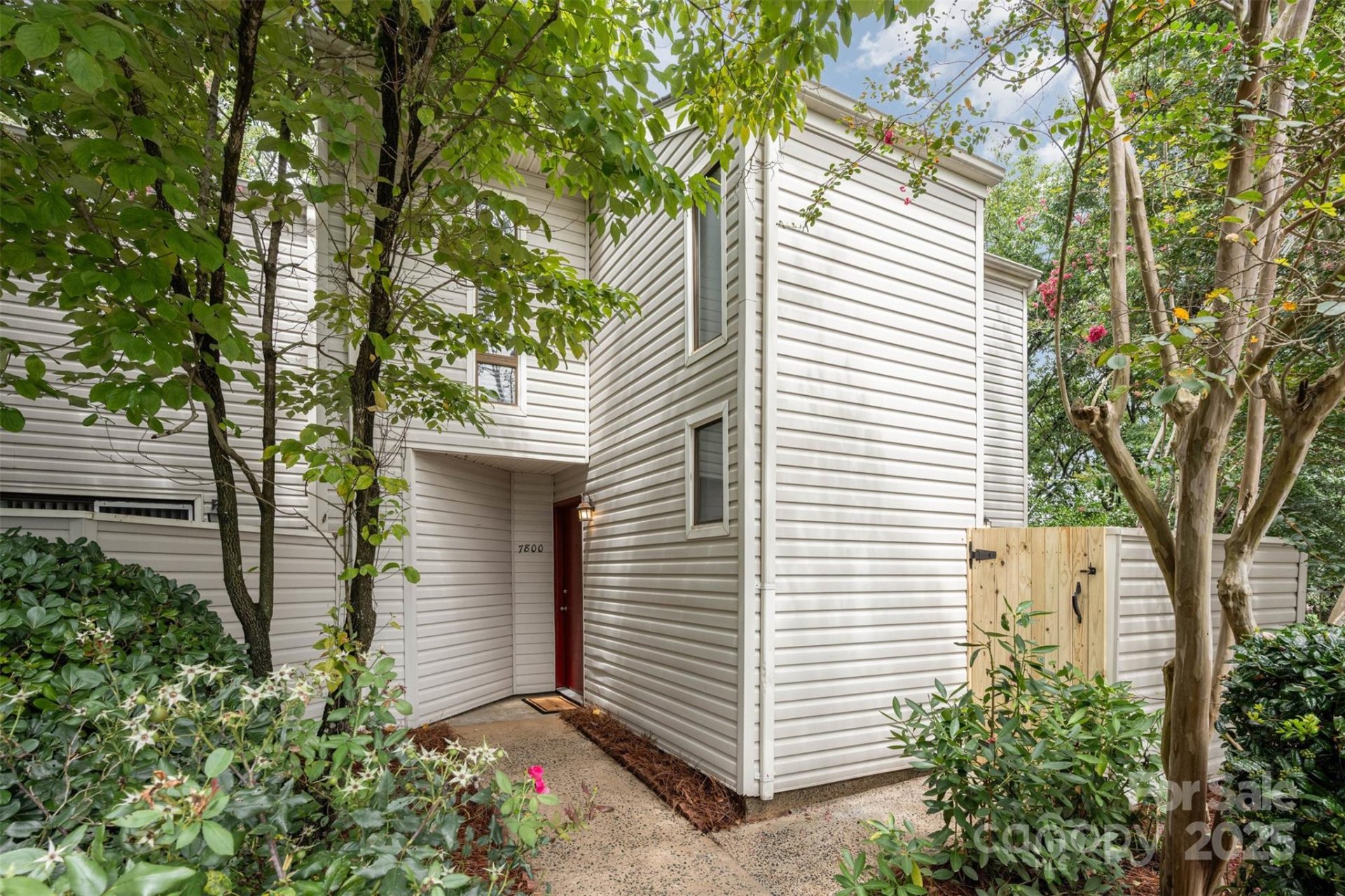 Apple Tree Village, Charlotte Community
