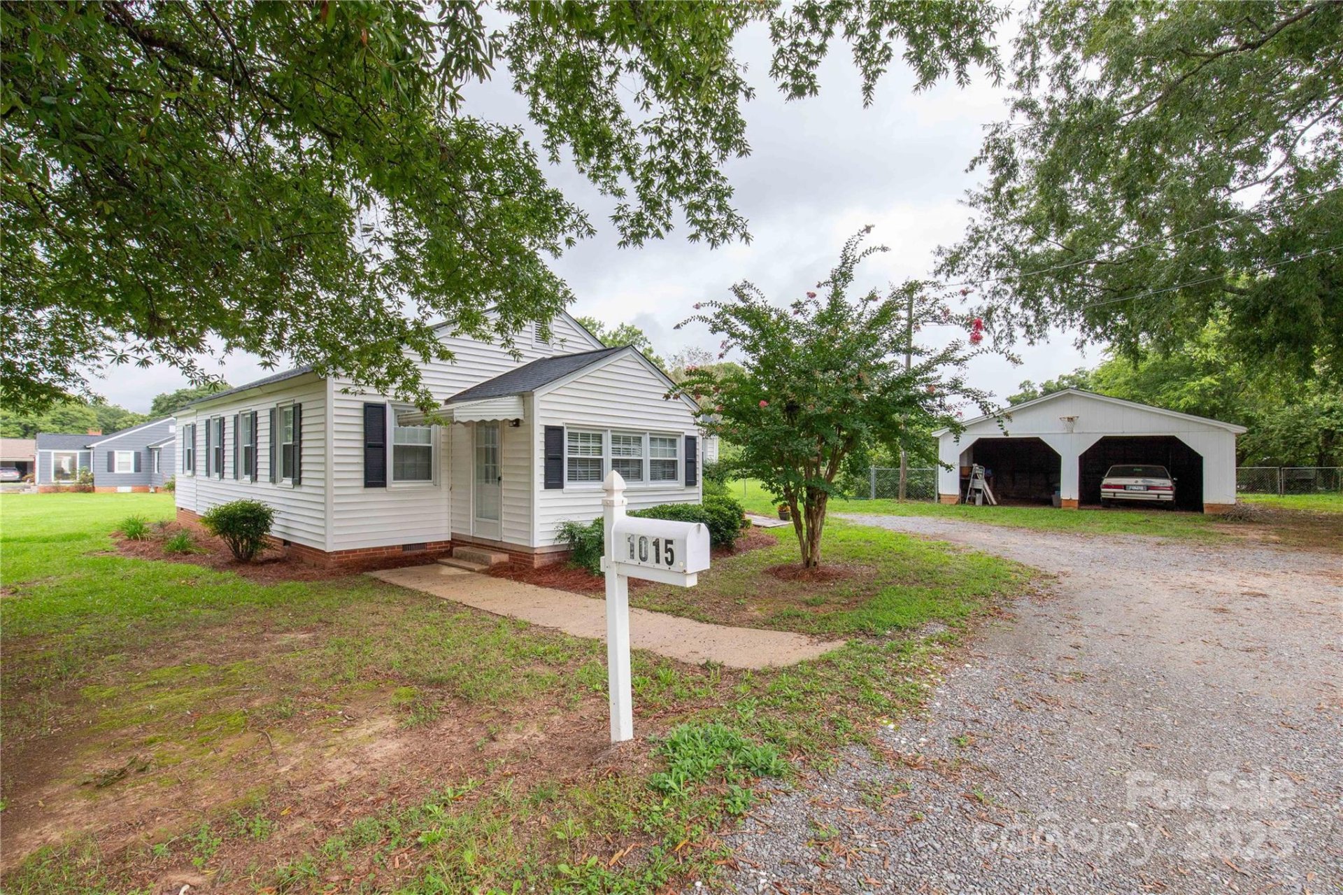 1015 Grace Avenue