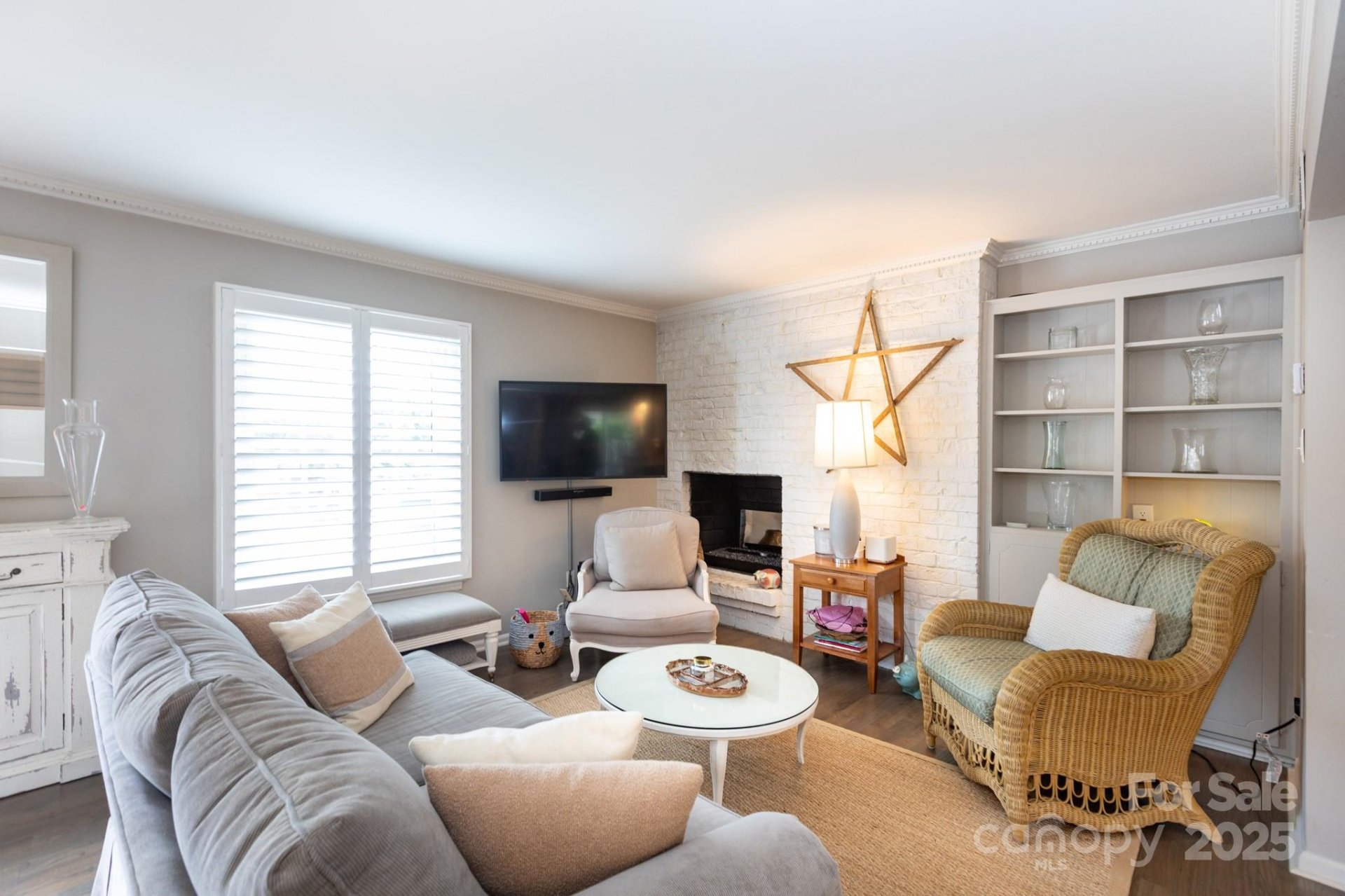 Trianon, Charlotte community