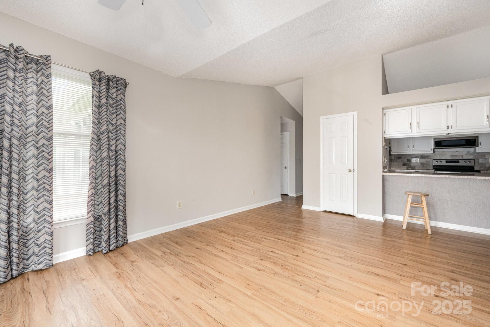 Property image 4 at 6219 Rosecroft Drive, Charlotte, NC 28215