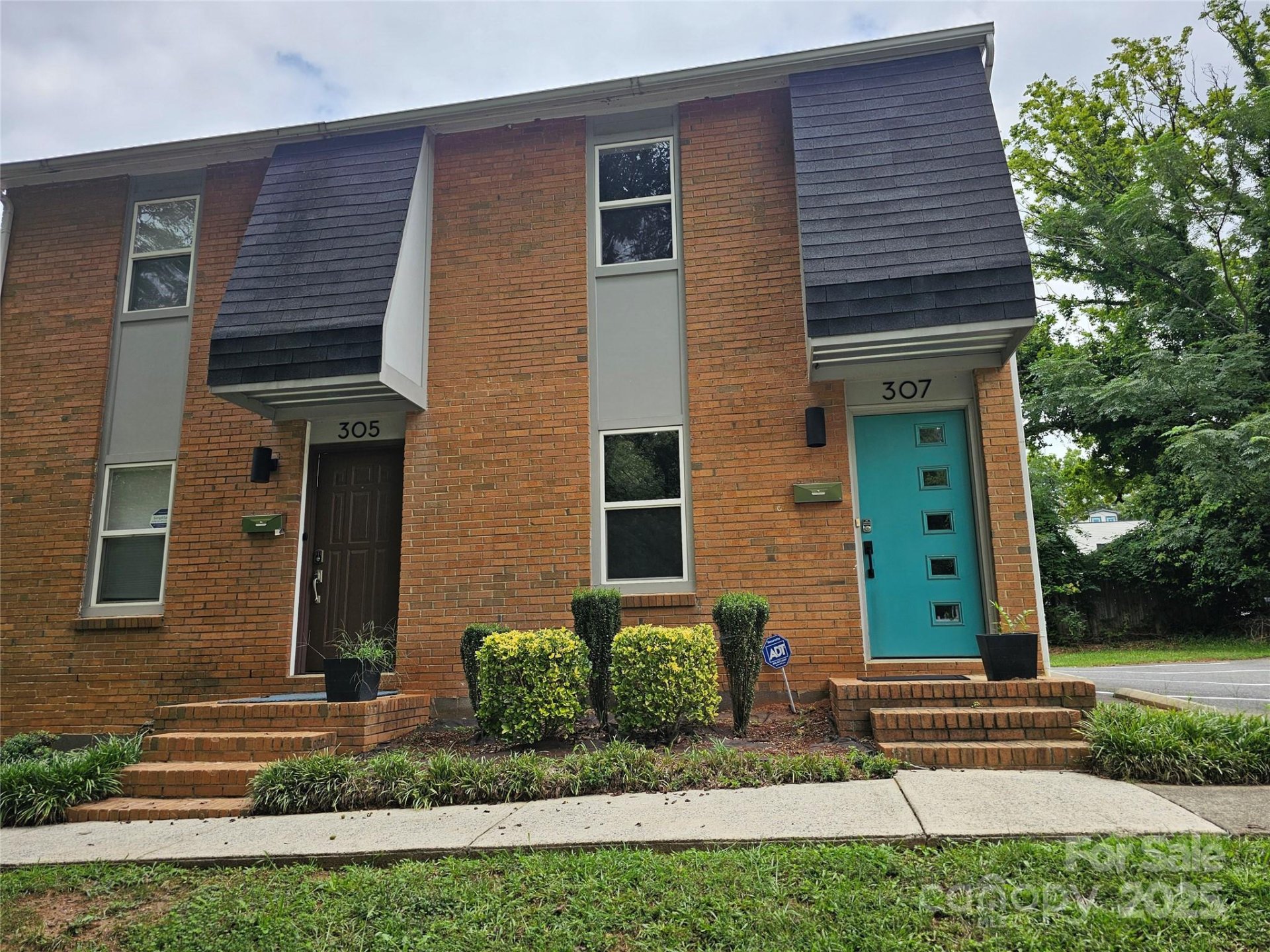 307 French Street