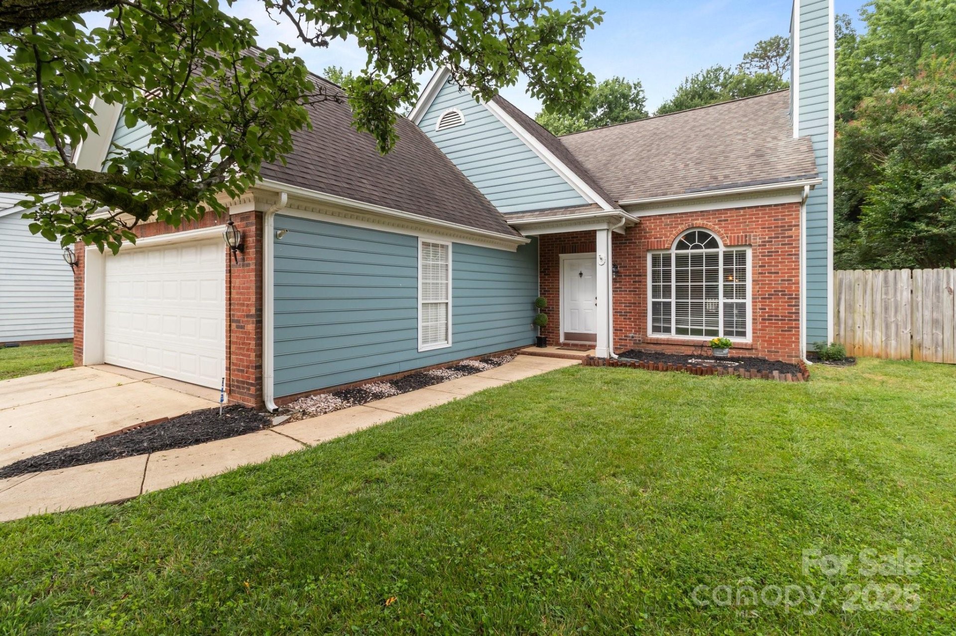 Property image 2 at 8906 Pickering Grove Lane, Charlotte, NC 28216