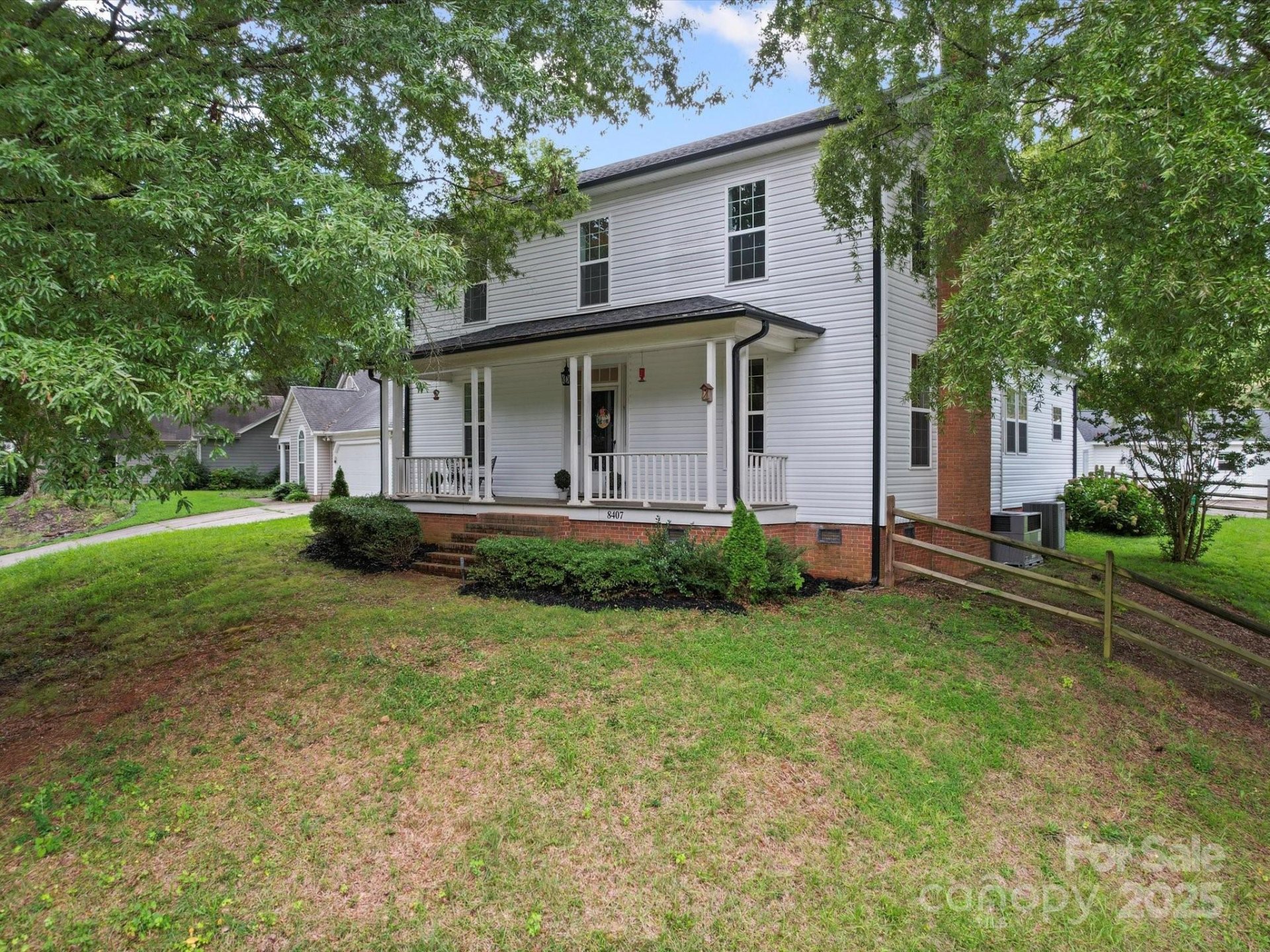 Wedgewood, Charlotte Community