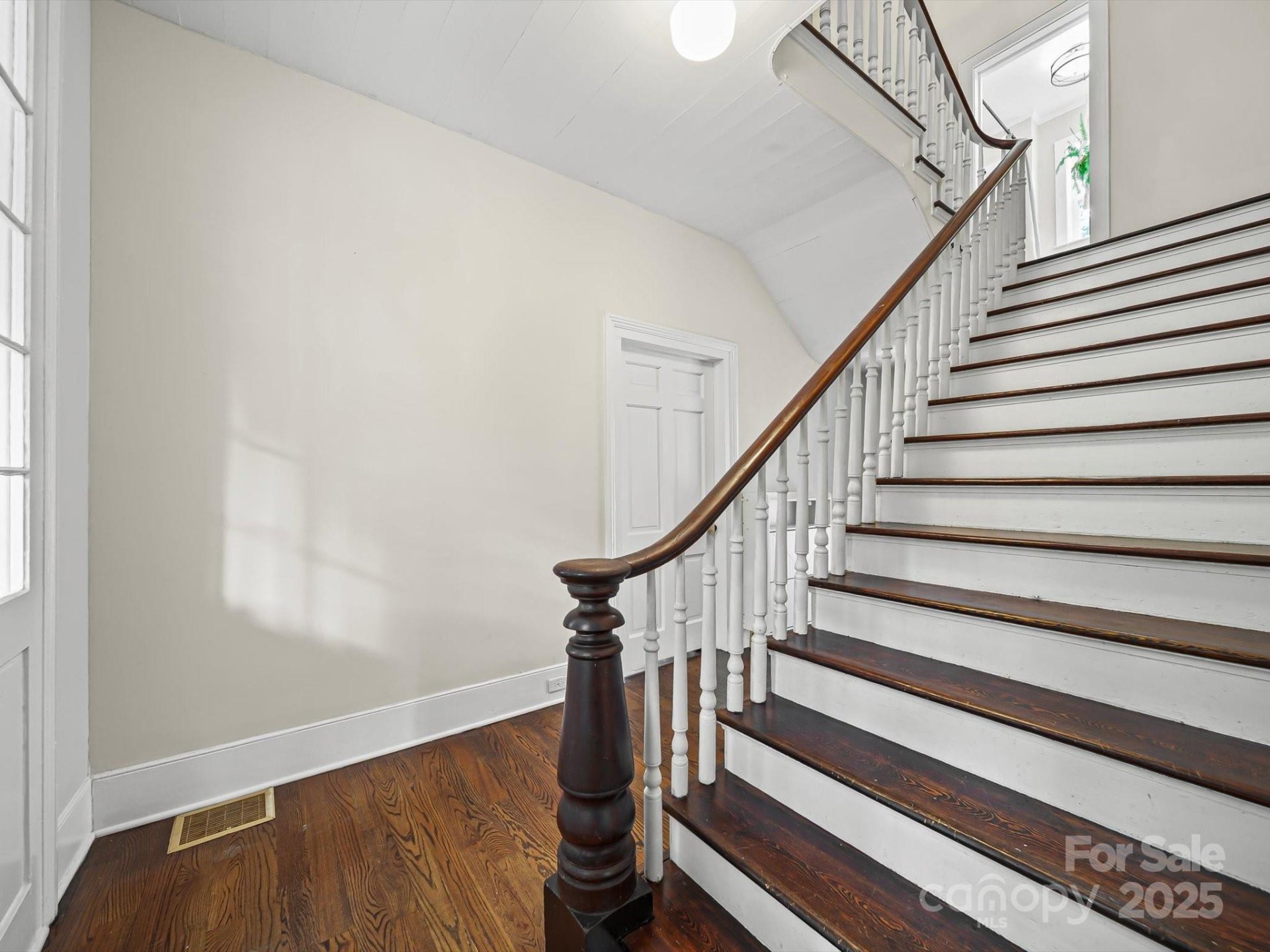 Property image 4 at 8407 Woodford Bridge Drive, Charlotte, NC 28216