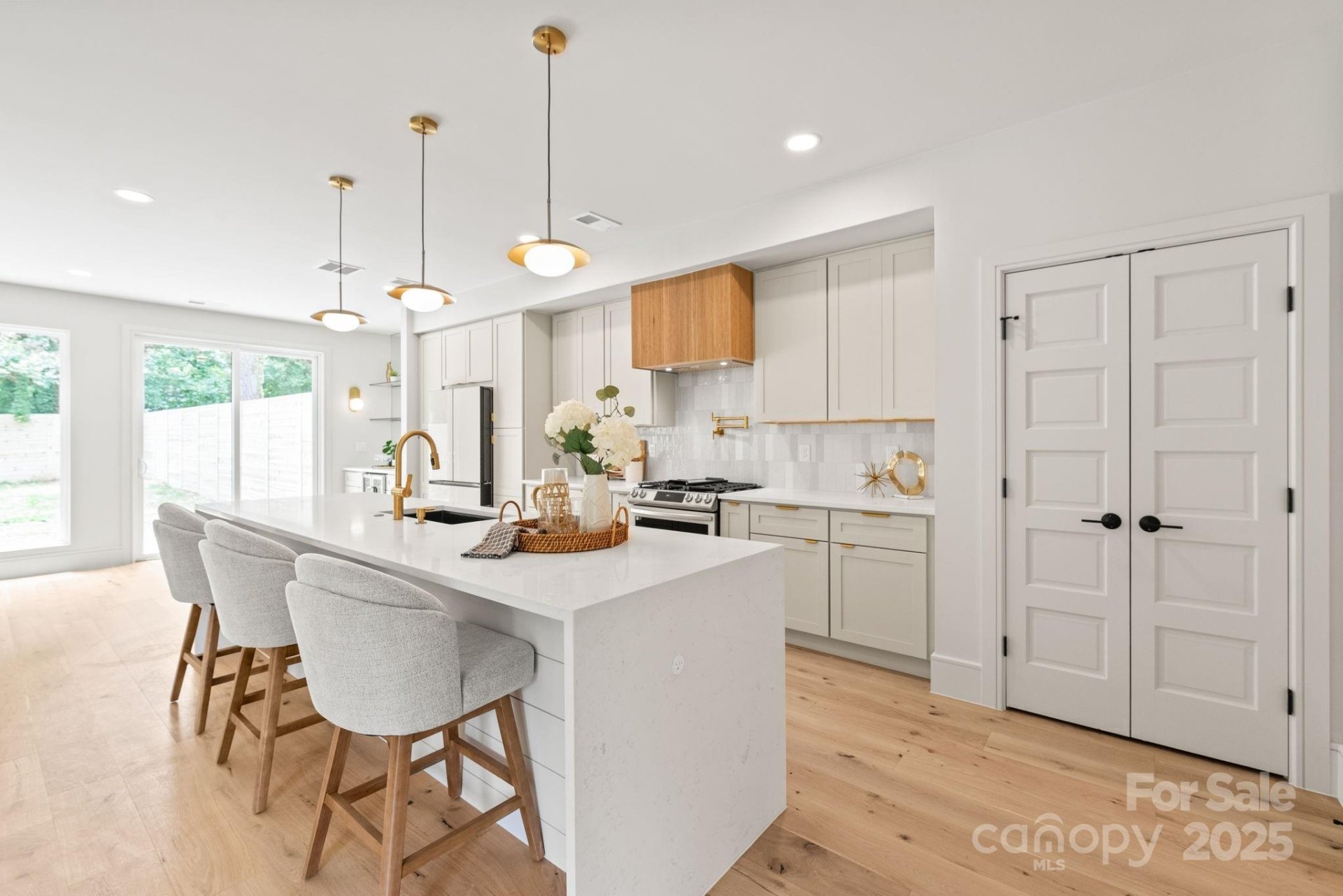 Property image 4 at 2729 Cowles Road, Charlotte, NC 28208