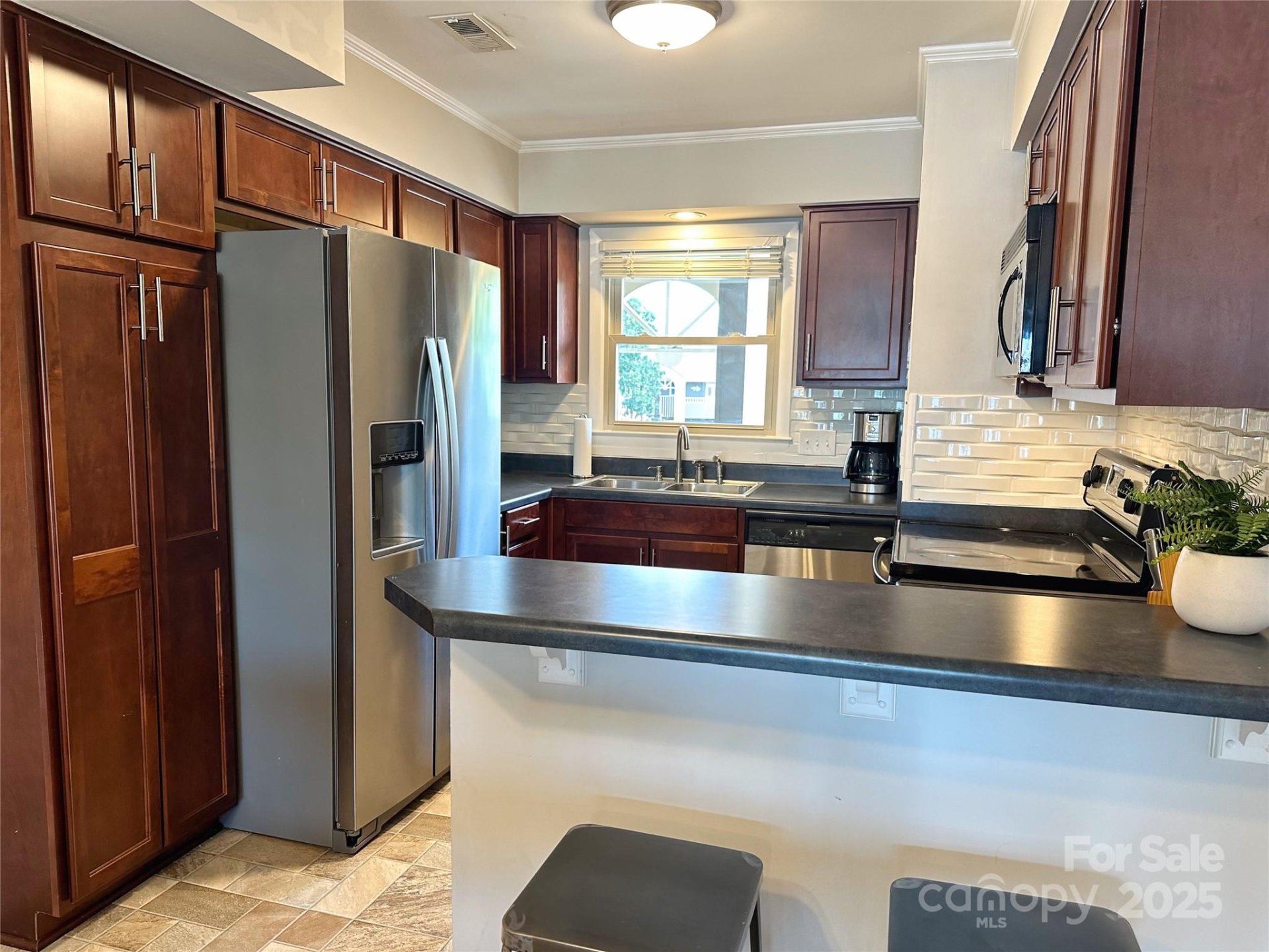 Property image 2 at 9809 Emerald Point Drive, Charlotte, NC 28278